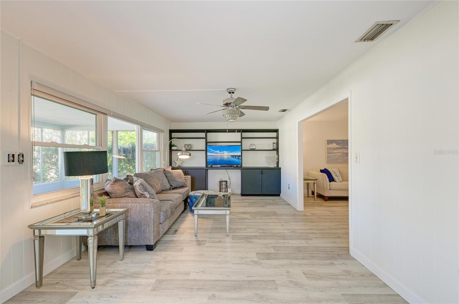 Image 12 of 38 For 3368 Sheffield Circle