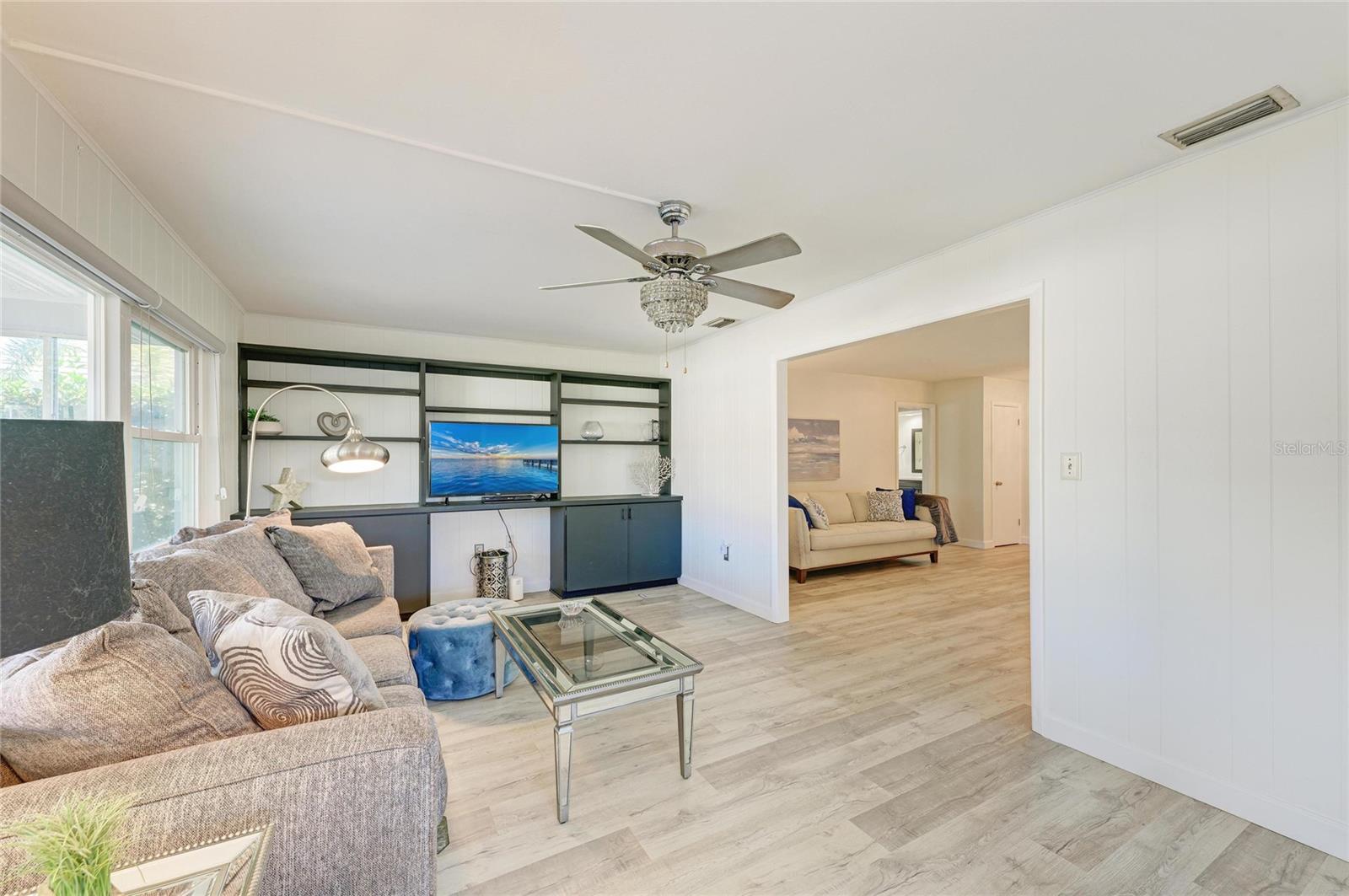 Image 13 of 38 For 3368 Sheffield Circle