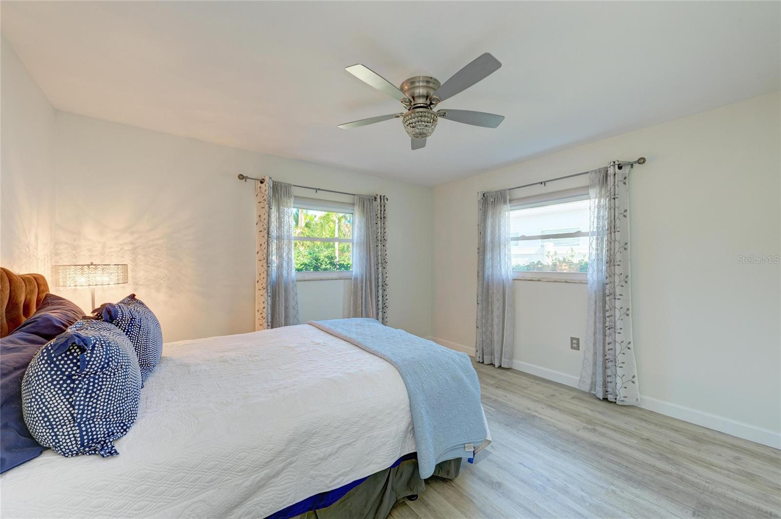 Image 27 of 38 For 3368 Sheffield Circle