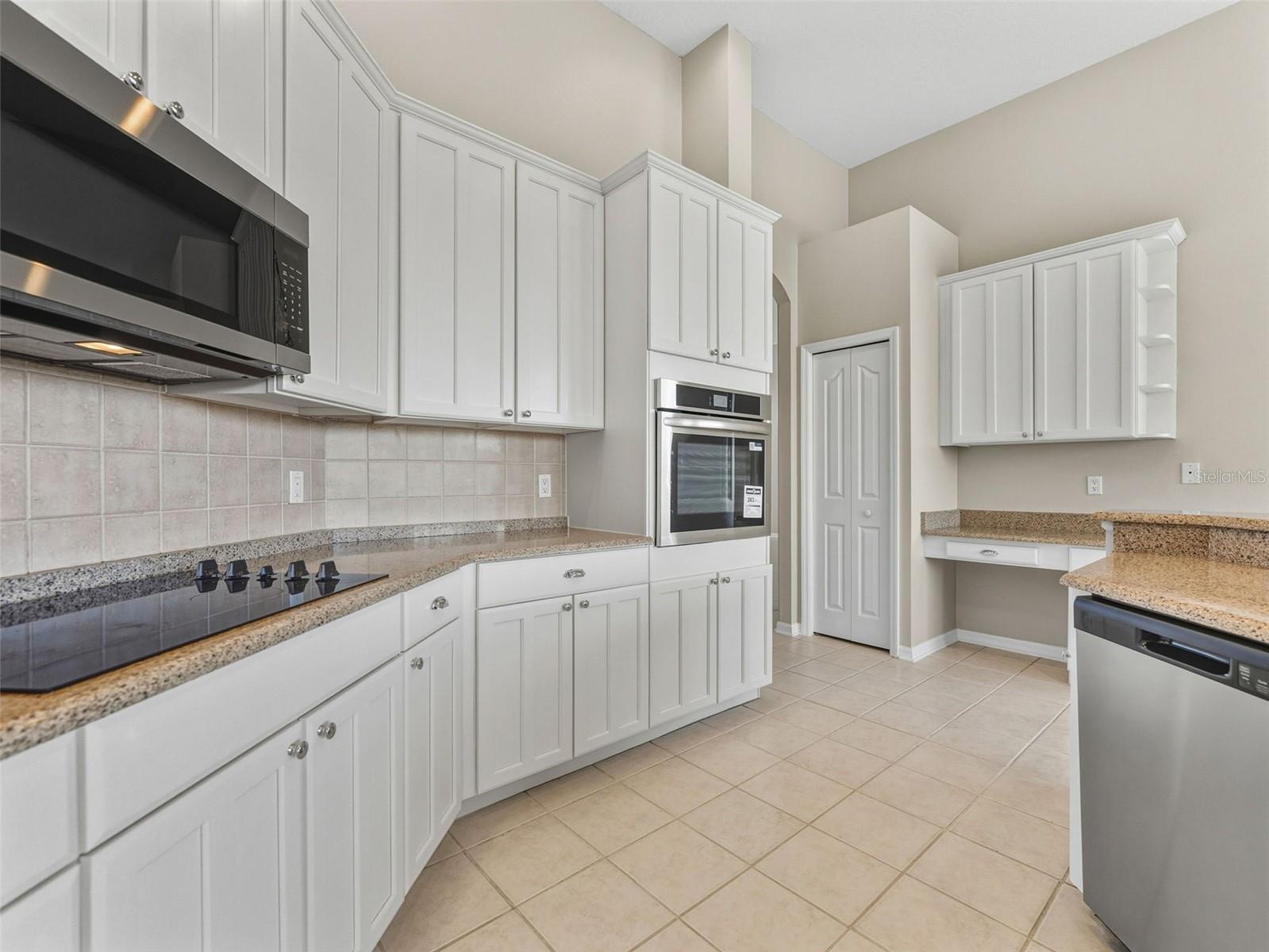 Image 14 of 46 For 6107 Cognac Circle