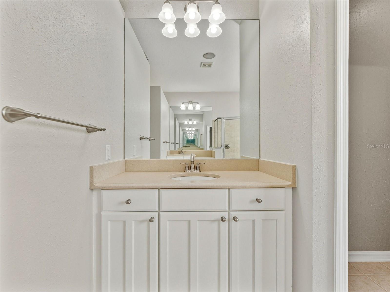 Image 21 of 46 For 6107 Cognac Circle