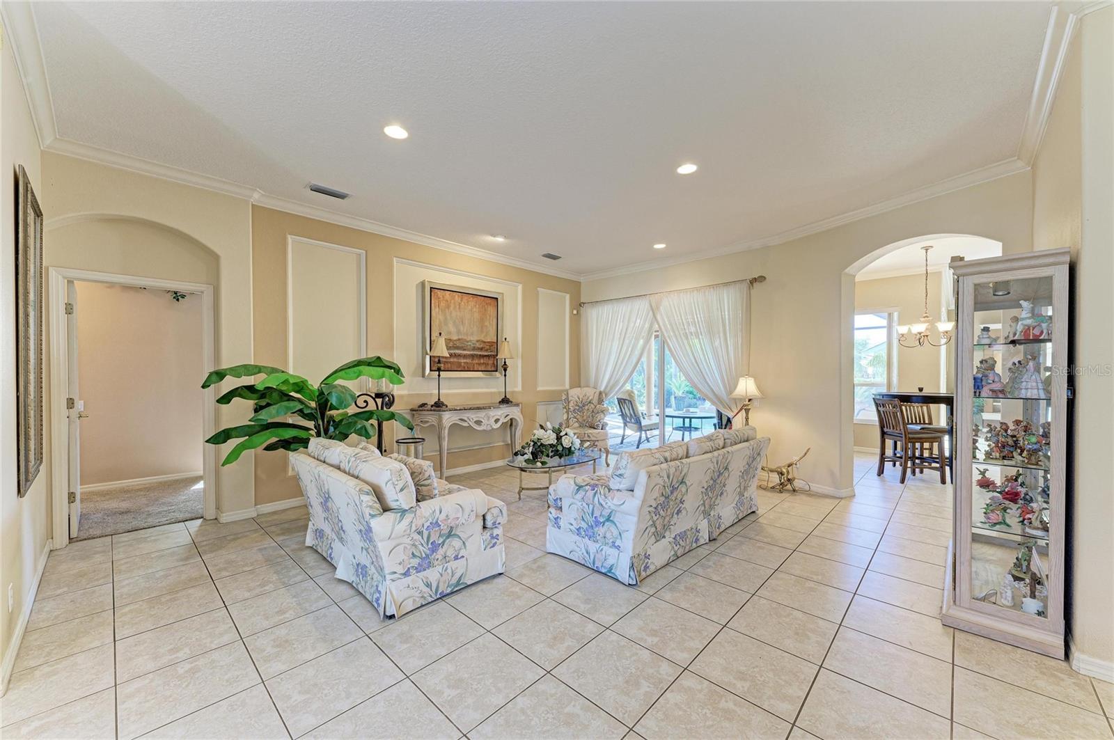 Image 14 of 42 For 5060 Robinsong Road