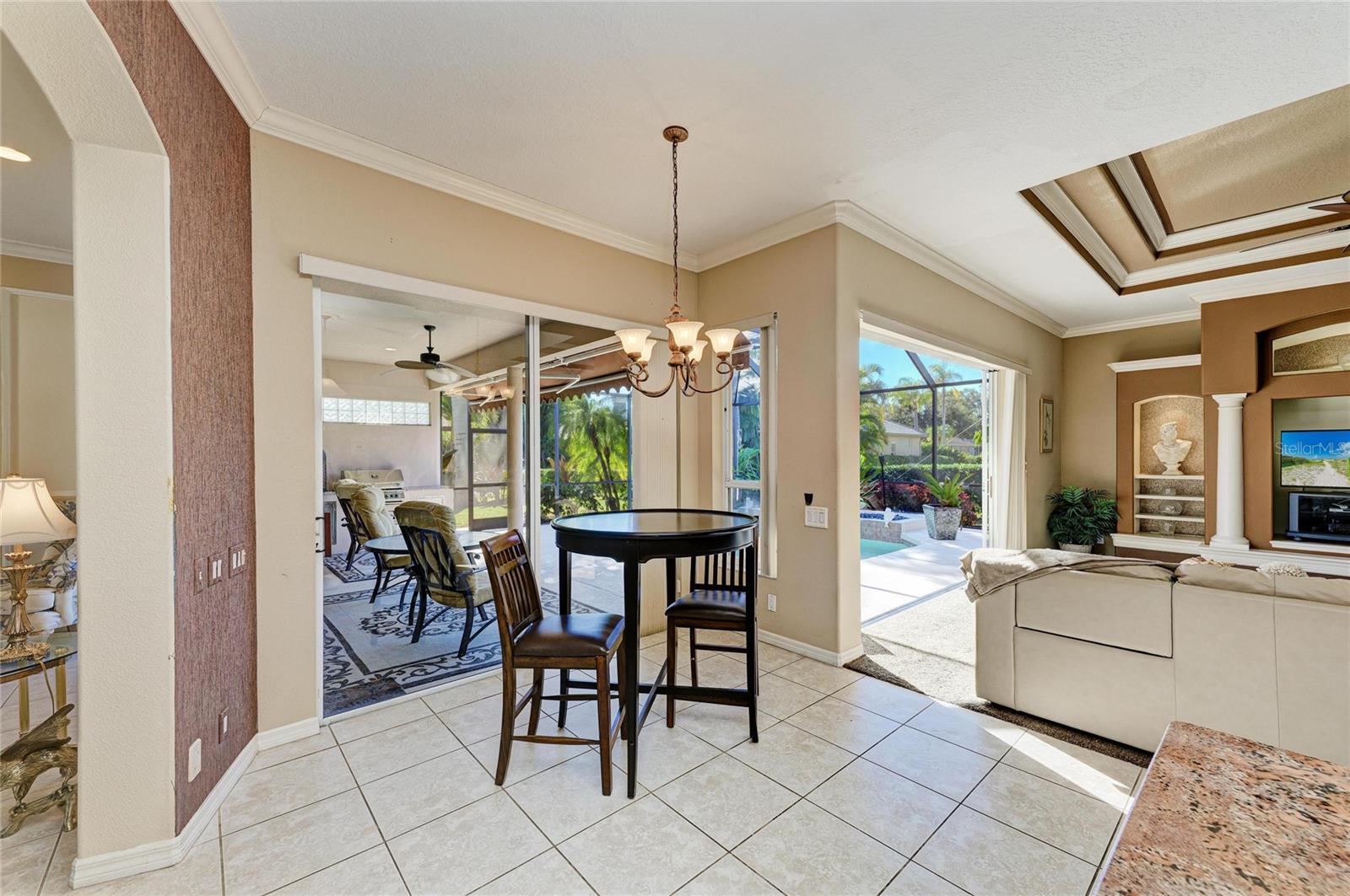 Image 22 of 42 For 5060 Robinsong Road