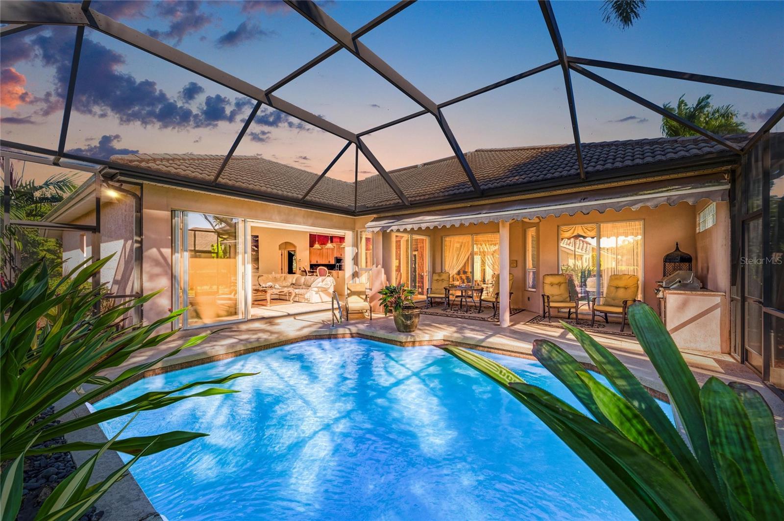 Image 3 of 42 For 5060 Robinsong Road