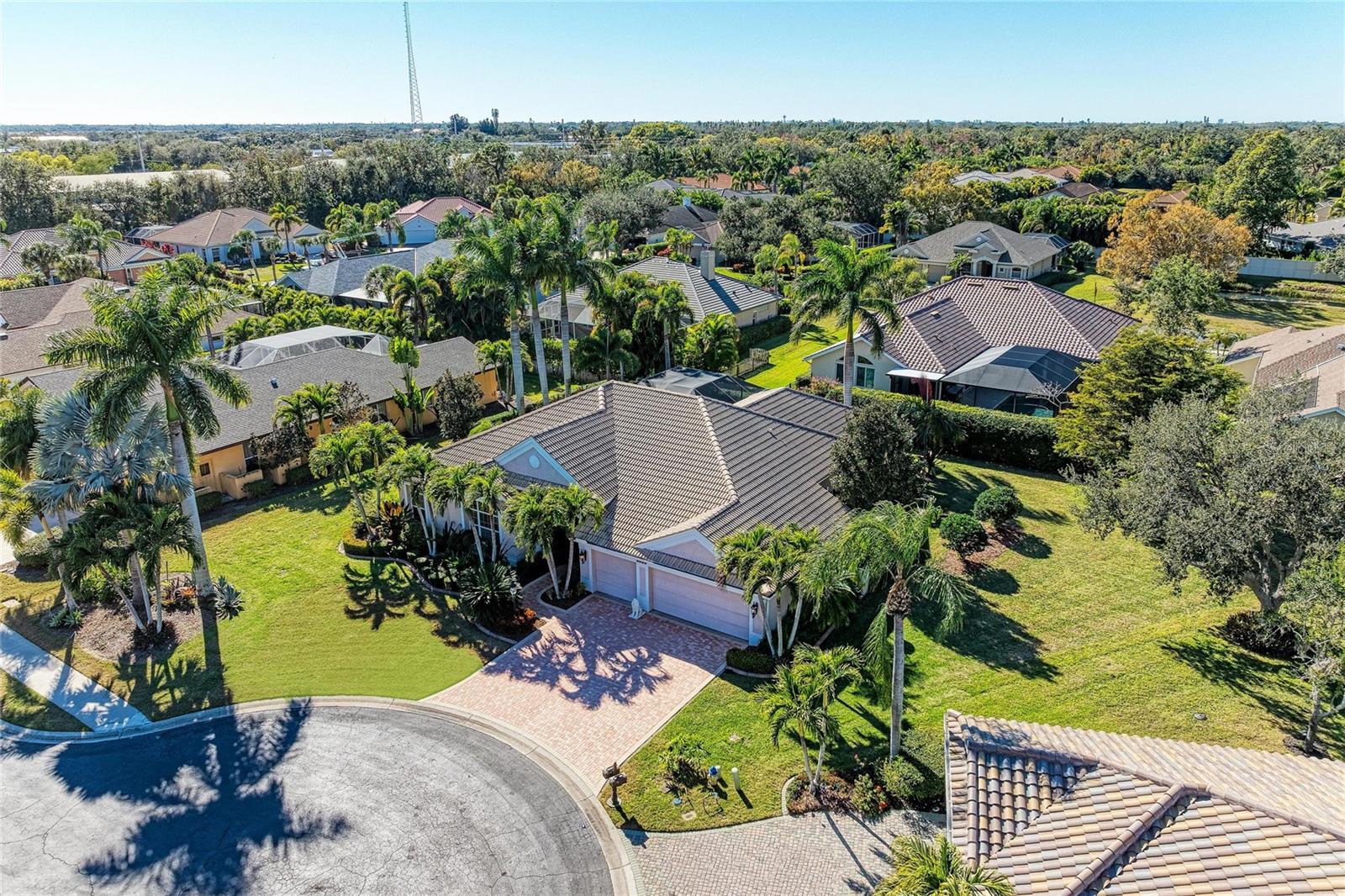 Image 4 of 42 For 5060 Robinsong Road