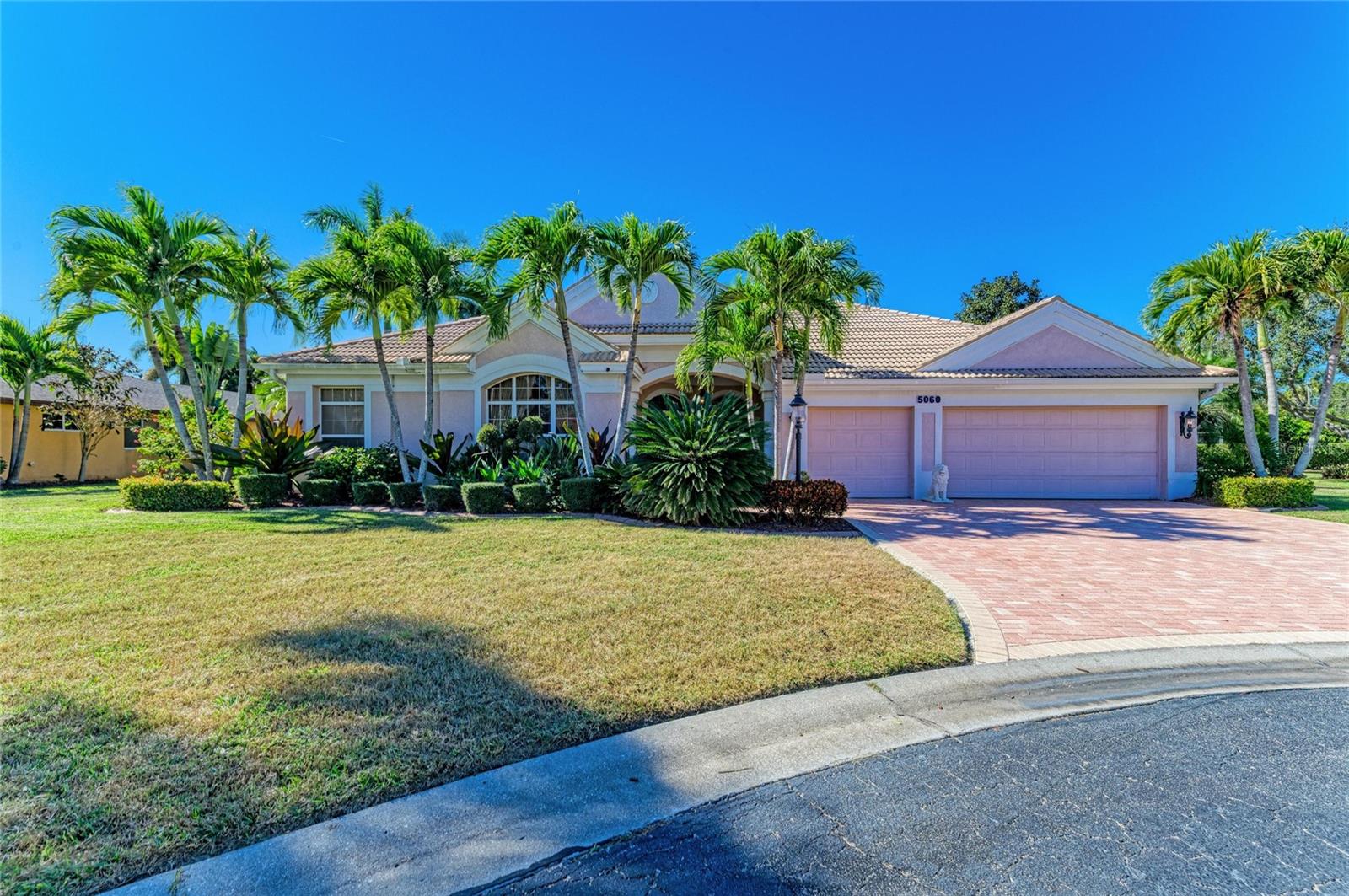 Image 5 of 42 For 5060 Robinsong Road