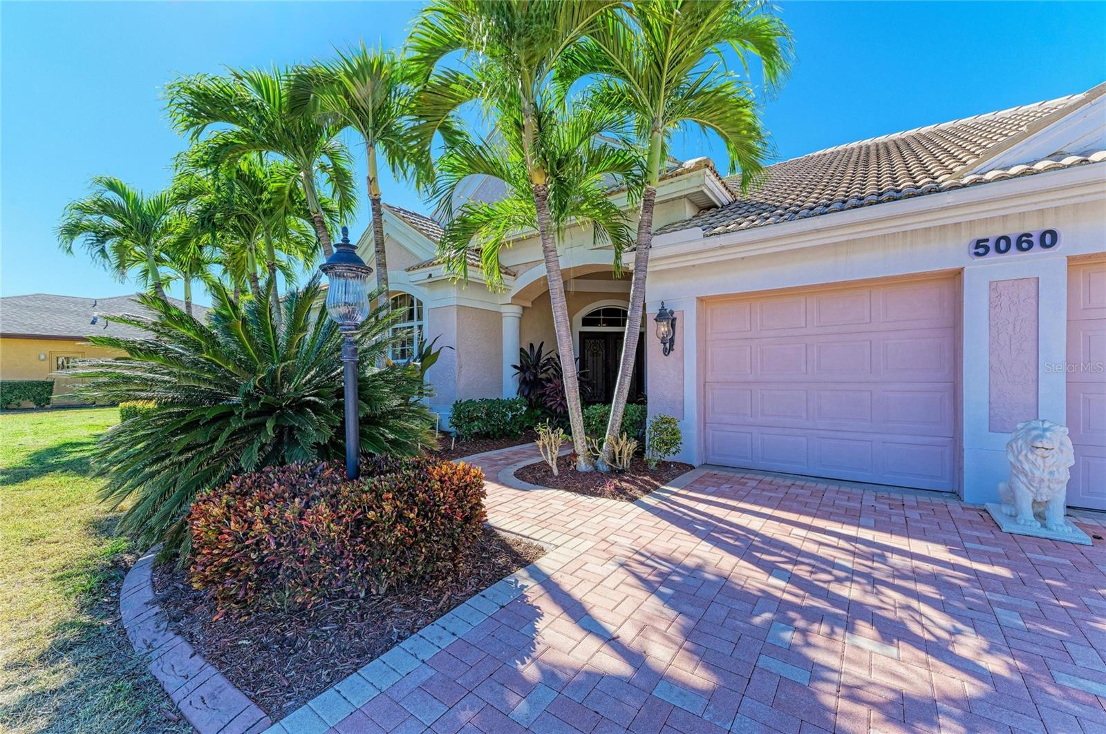 Image 6 of 42 For 5060 Robinsong Road