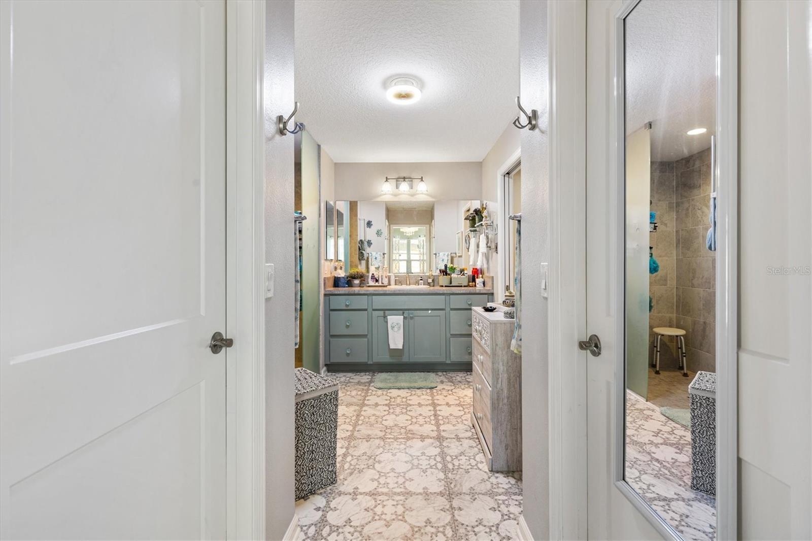 Image 15 of 34 For 5709 Grimes Court