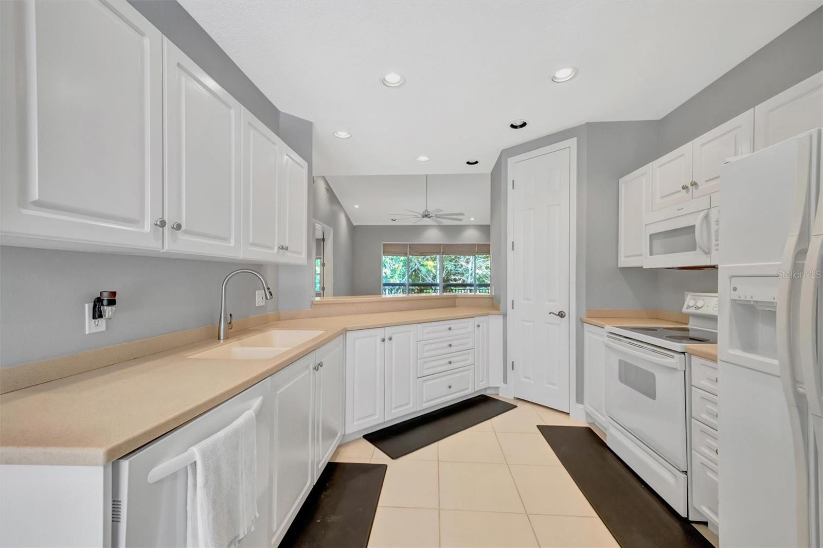 Image 19 of 77 For 3608 54th Drive W 202