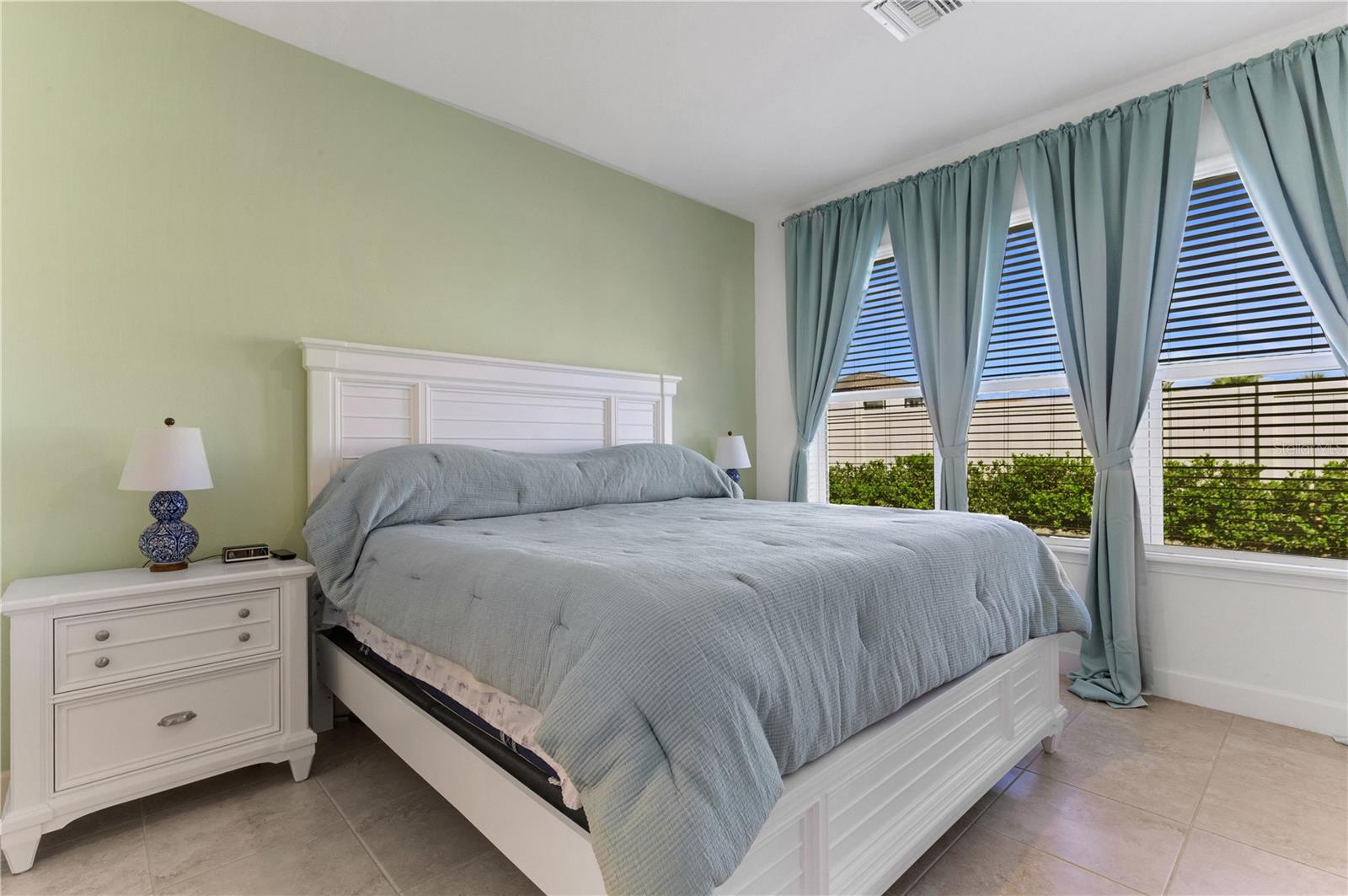 Image 21 of 44 For 10930 Wendover Drive