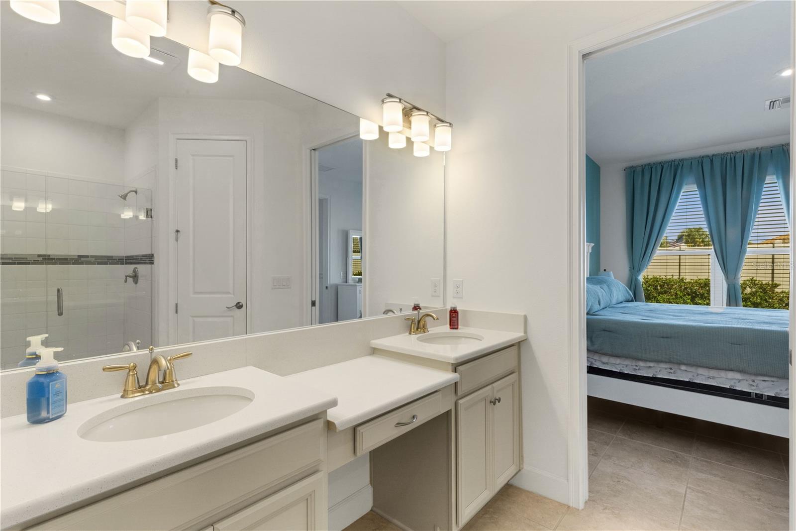 Image 25 of 44 For 10930 Wendover Drive