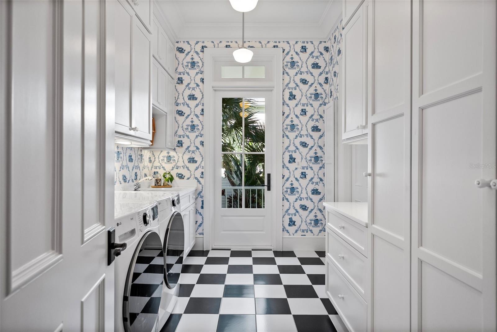 Image 30 of 83 For 3440 Gulfmead Drive