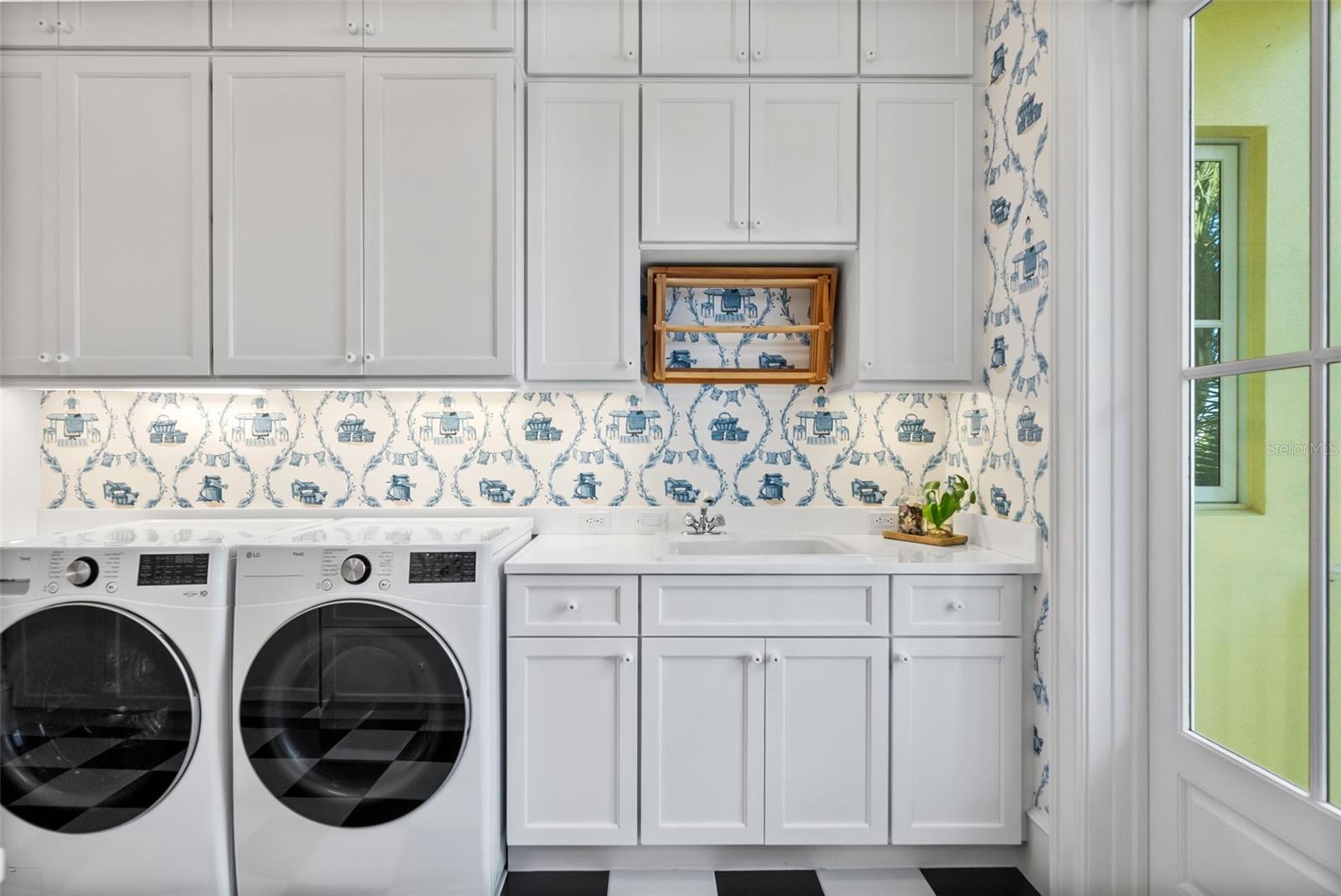 Image 31 of 83 For 3440 Gulfmead Drive