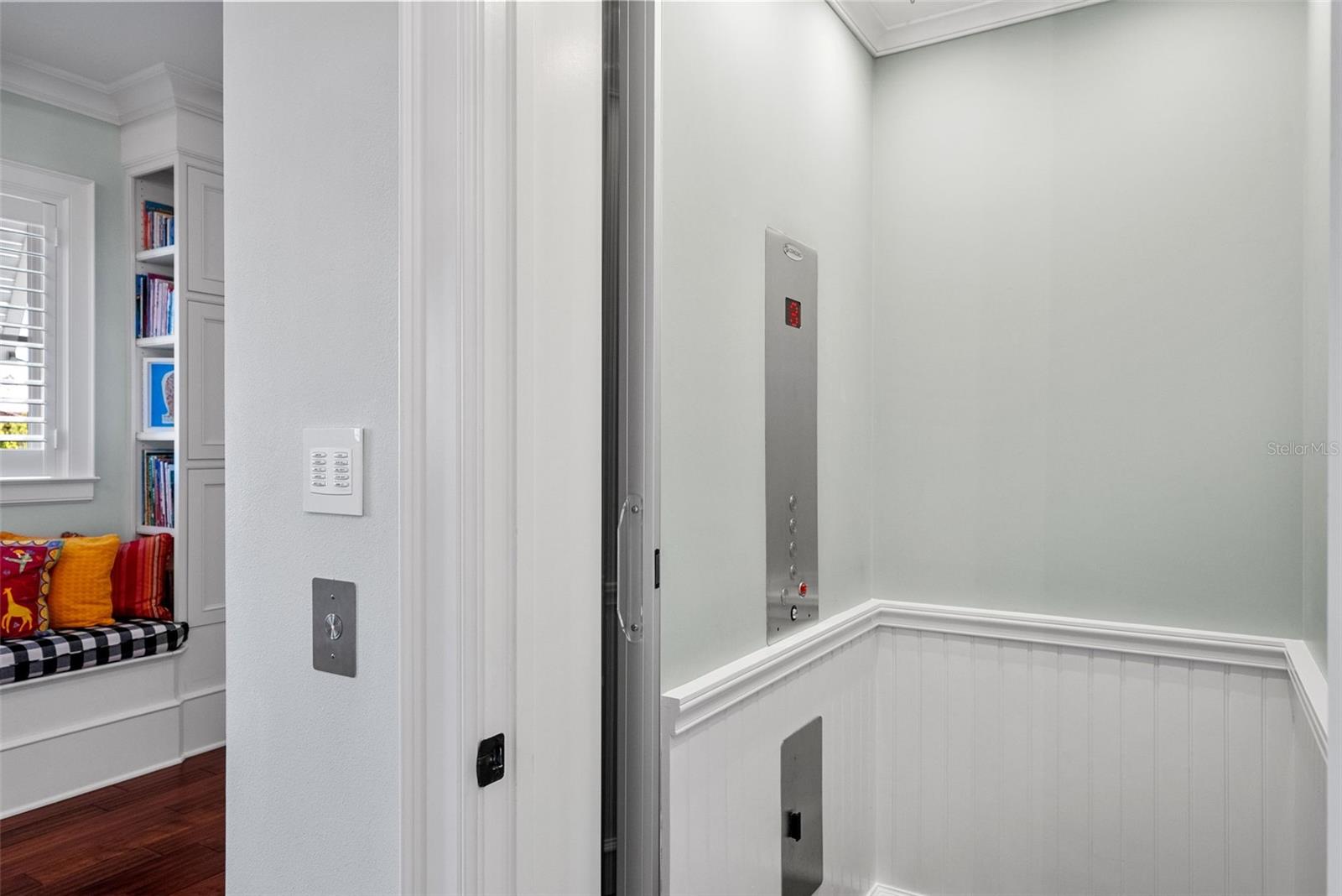 Image 38 of 83 For 3440 Gulfmead Drive