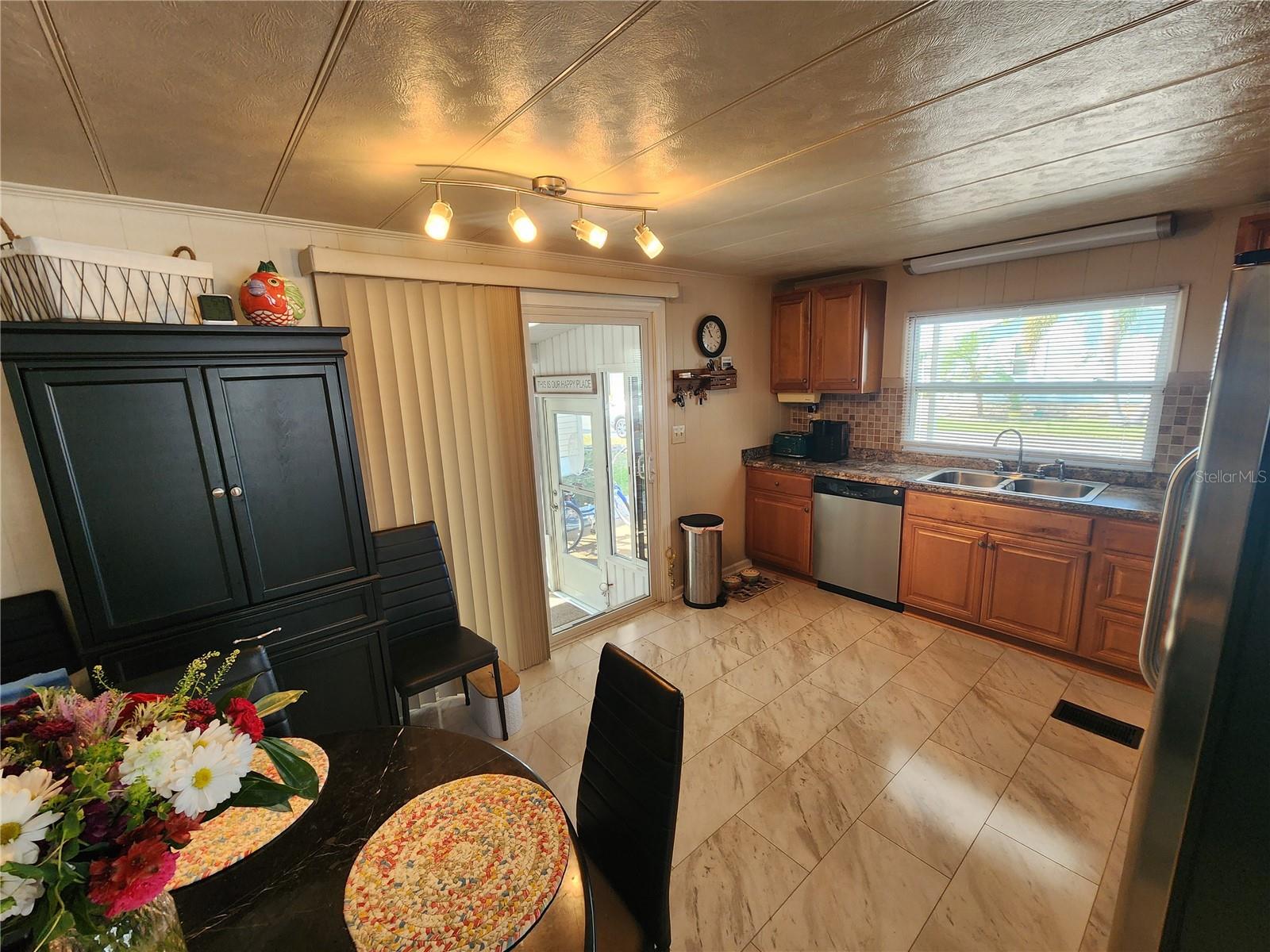 Image 9 of 36 For 808 53rd Avenue E 22