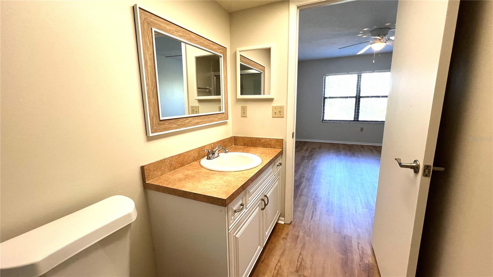 Image 14 of 33 For 505 30th Avenue W E406