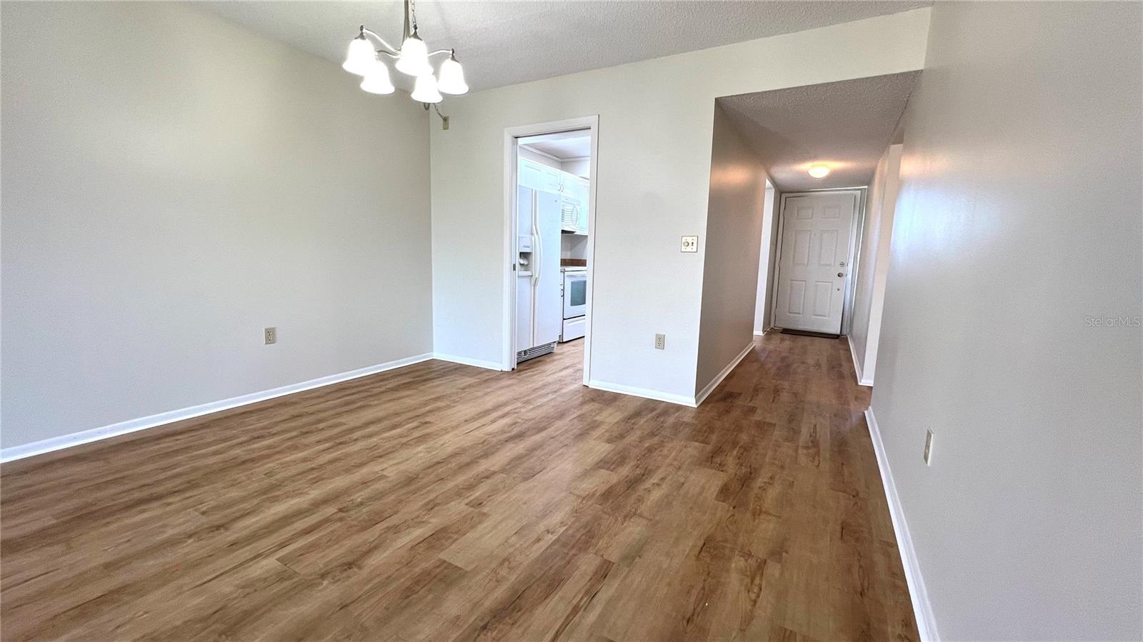 Image 18 of 33 For 505 30th Avenue W E406