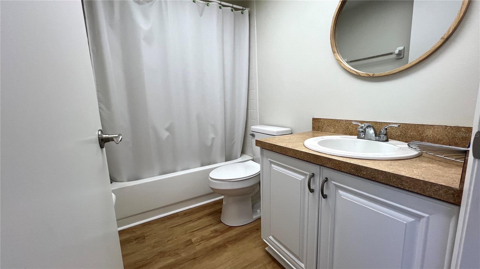 Image 20 of 33 For 505 30th Avenue W E406