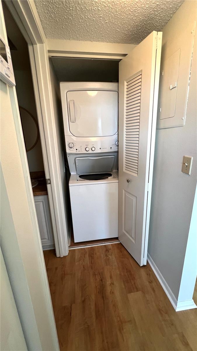 Image 22 of 33 For 505 30th Avenue W E406