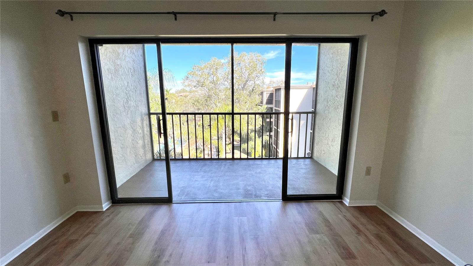 Image 28 of 33 For 505 30th Avenue W E406