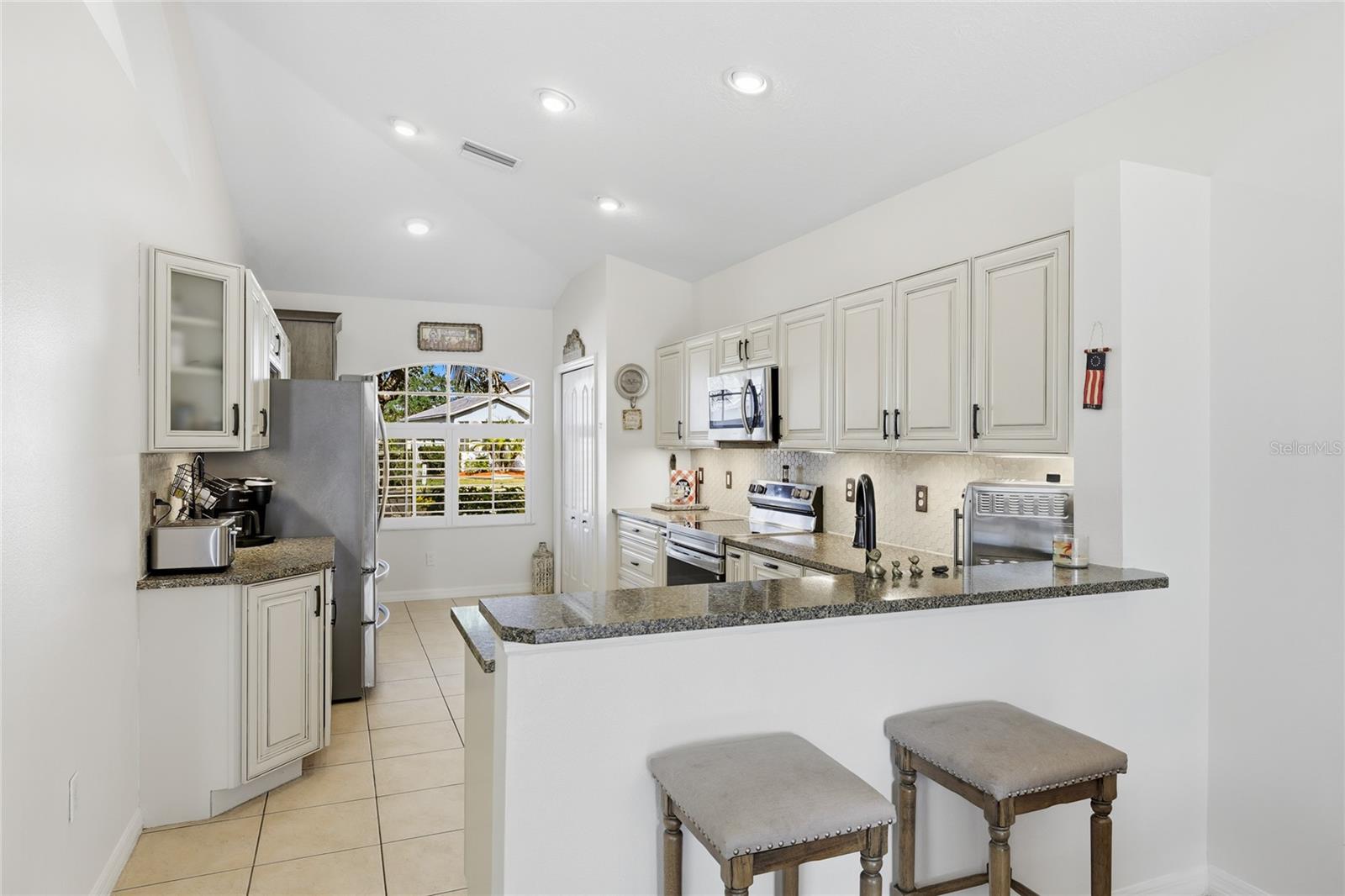 Image 12 of 70 For 8222 Haven Harbour Way