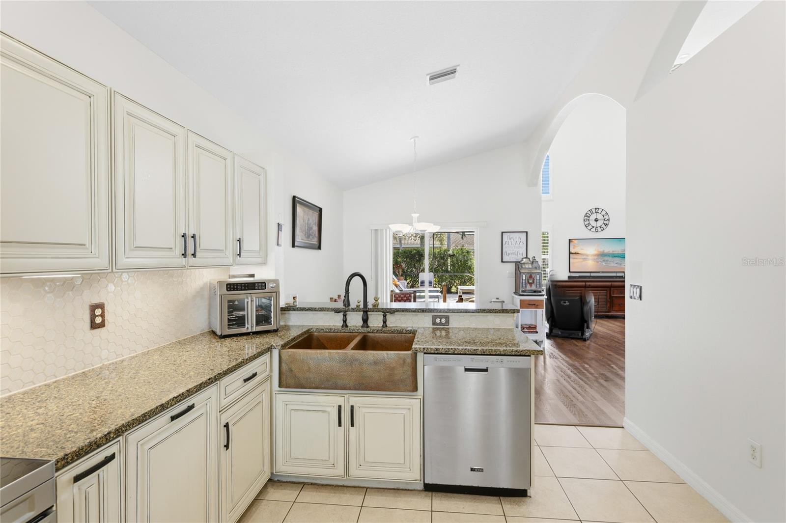 Image 15 of 70 For 8222 Haven Harbour Way