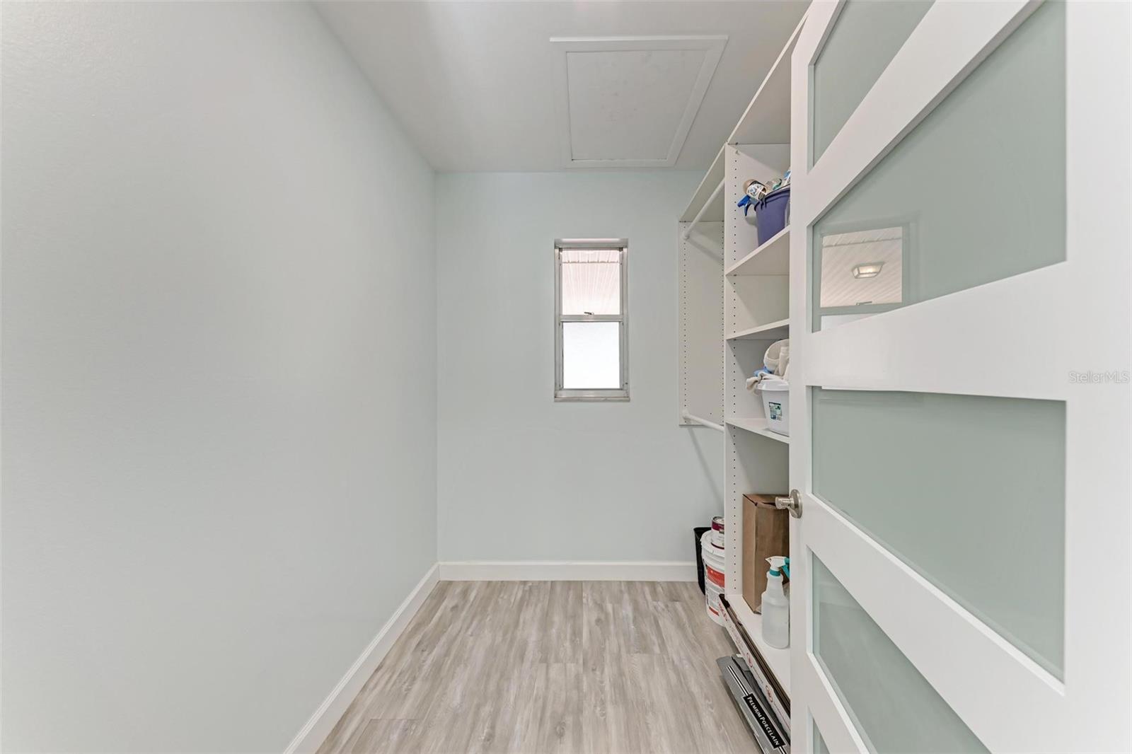 Image 18 of 32 For 390 301 Boulevard W 8c