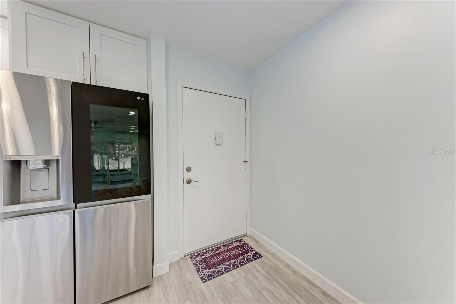 Image 6 of 32 For 390 301 Boulevard W 8c