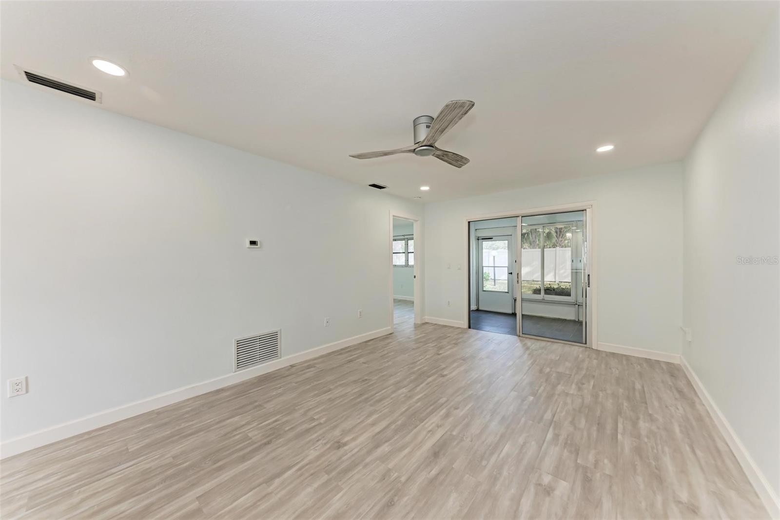 Image 8 of 32 For 390 301 Boulevard W 8c