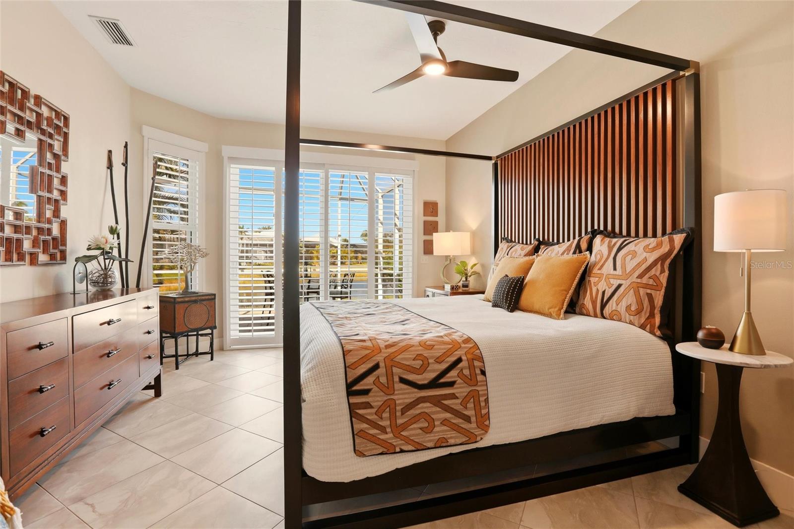 Image 18 of 39 For 4083 Via Mirada