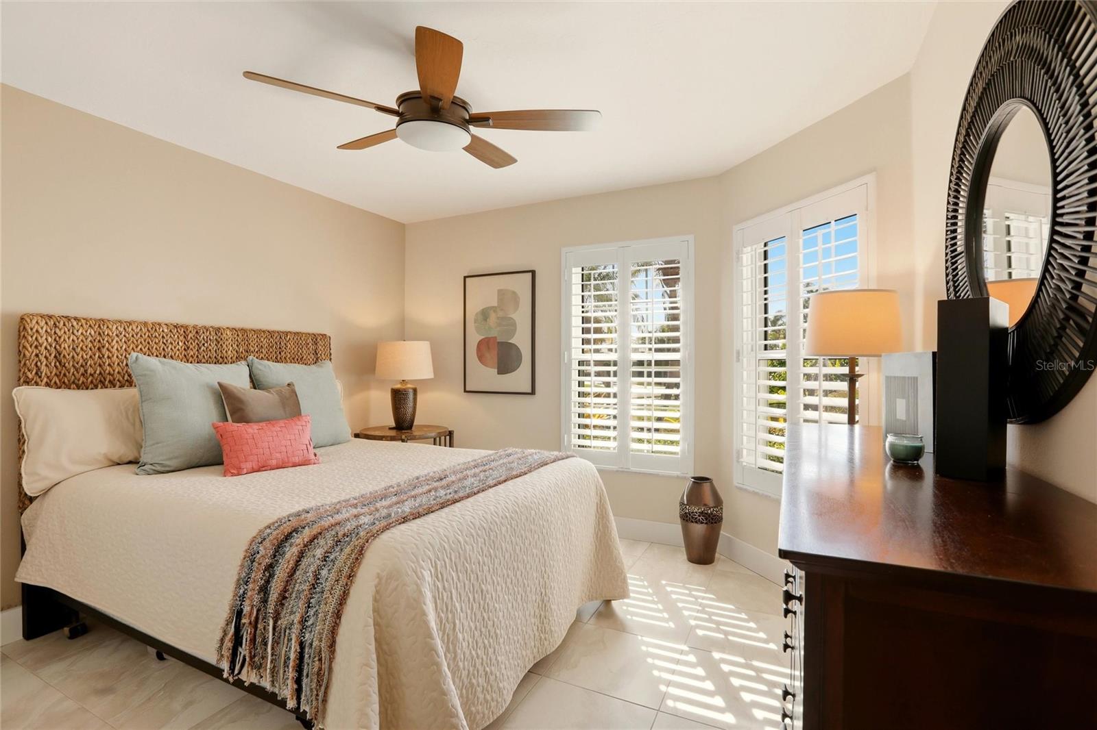 Image 21 of 39 For 4083 Via Mirada