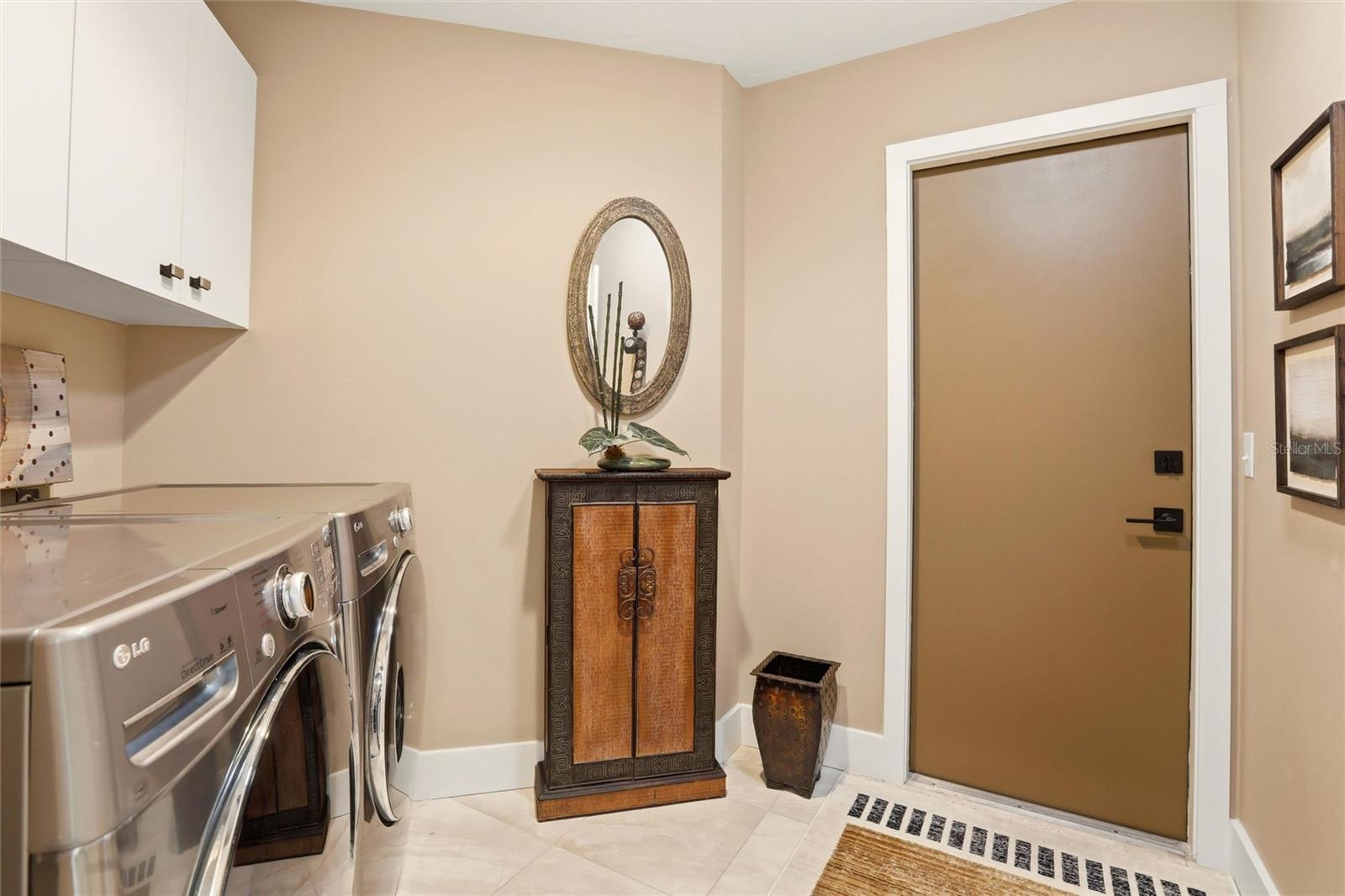 Image 26 of 39 For 4083 Via Mirada