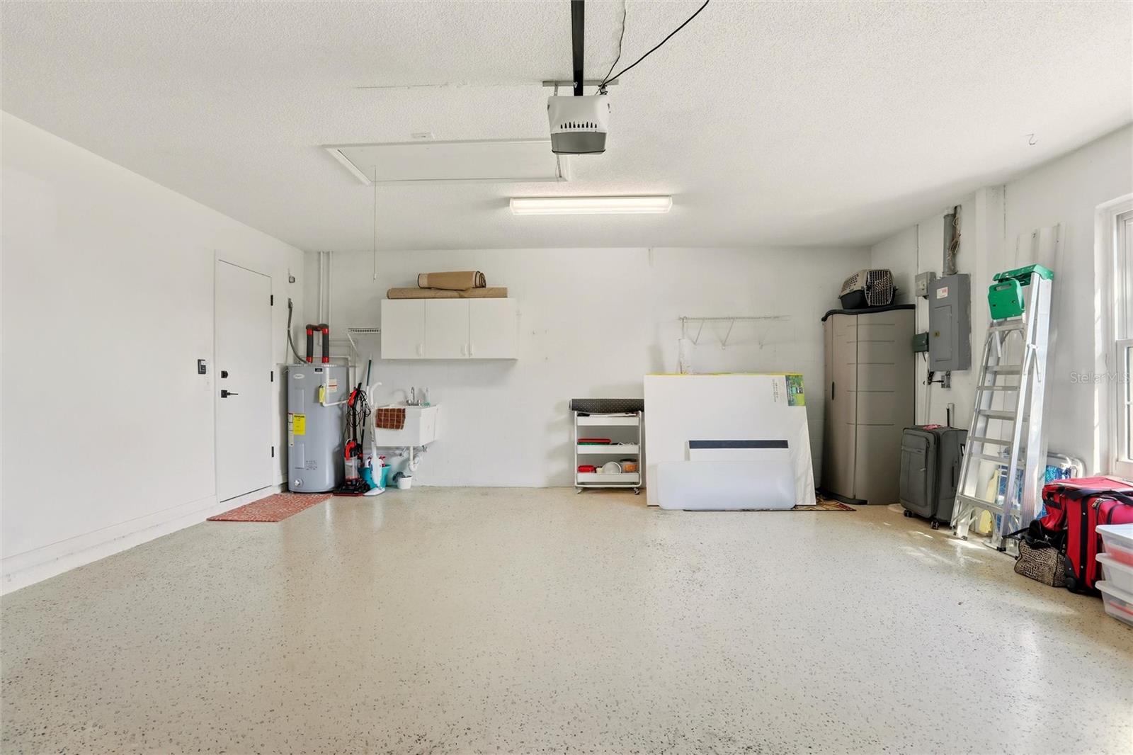 Image 28 of 39 For 4083 Via Mirada