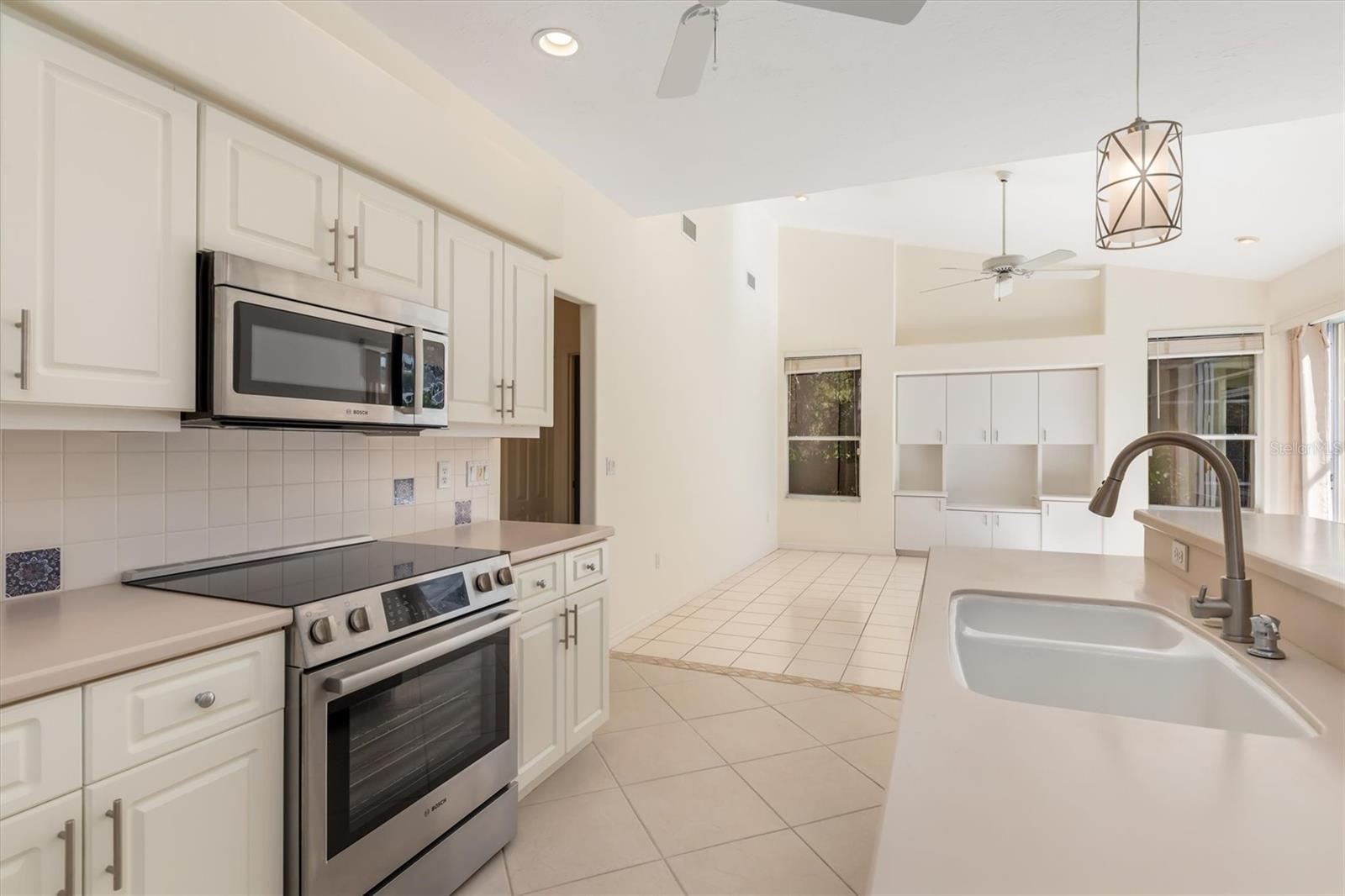 Image 10 of 50 For 8468 Woodbriar Drive