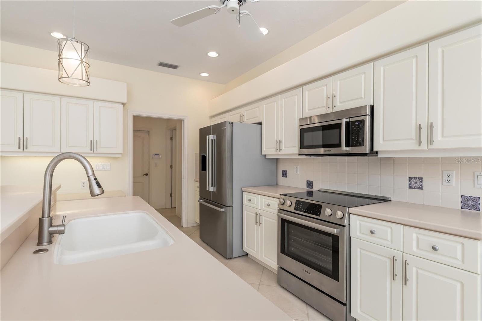 Image 12 of 50 For 8468 Woodbriar Drive