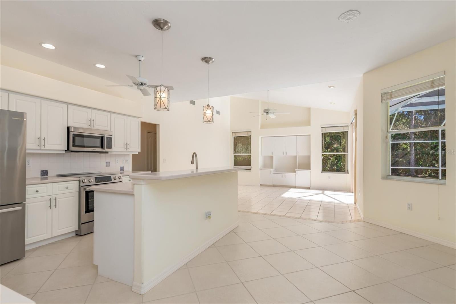 Image 14 of 50 For 8468 Woodbriar Drive