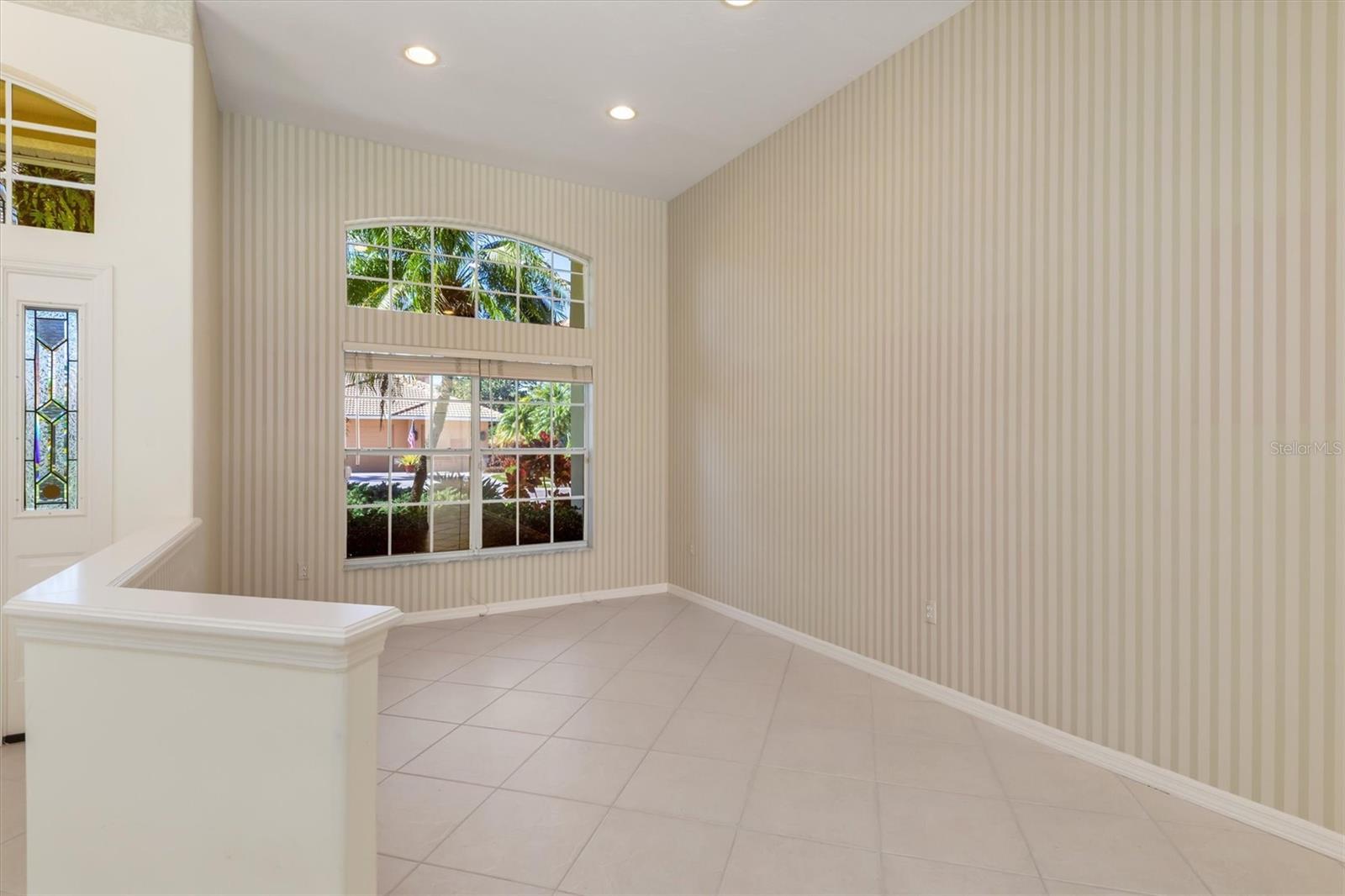 Image 8 of 50 For 8468 Woodbriar Drive