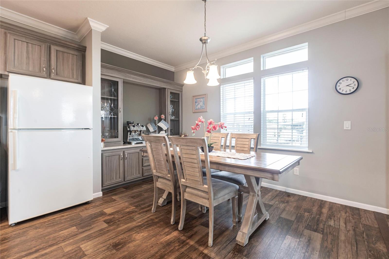 Image 17 of 27 For 168 Duchess Avenue