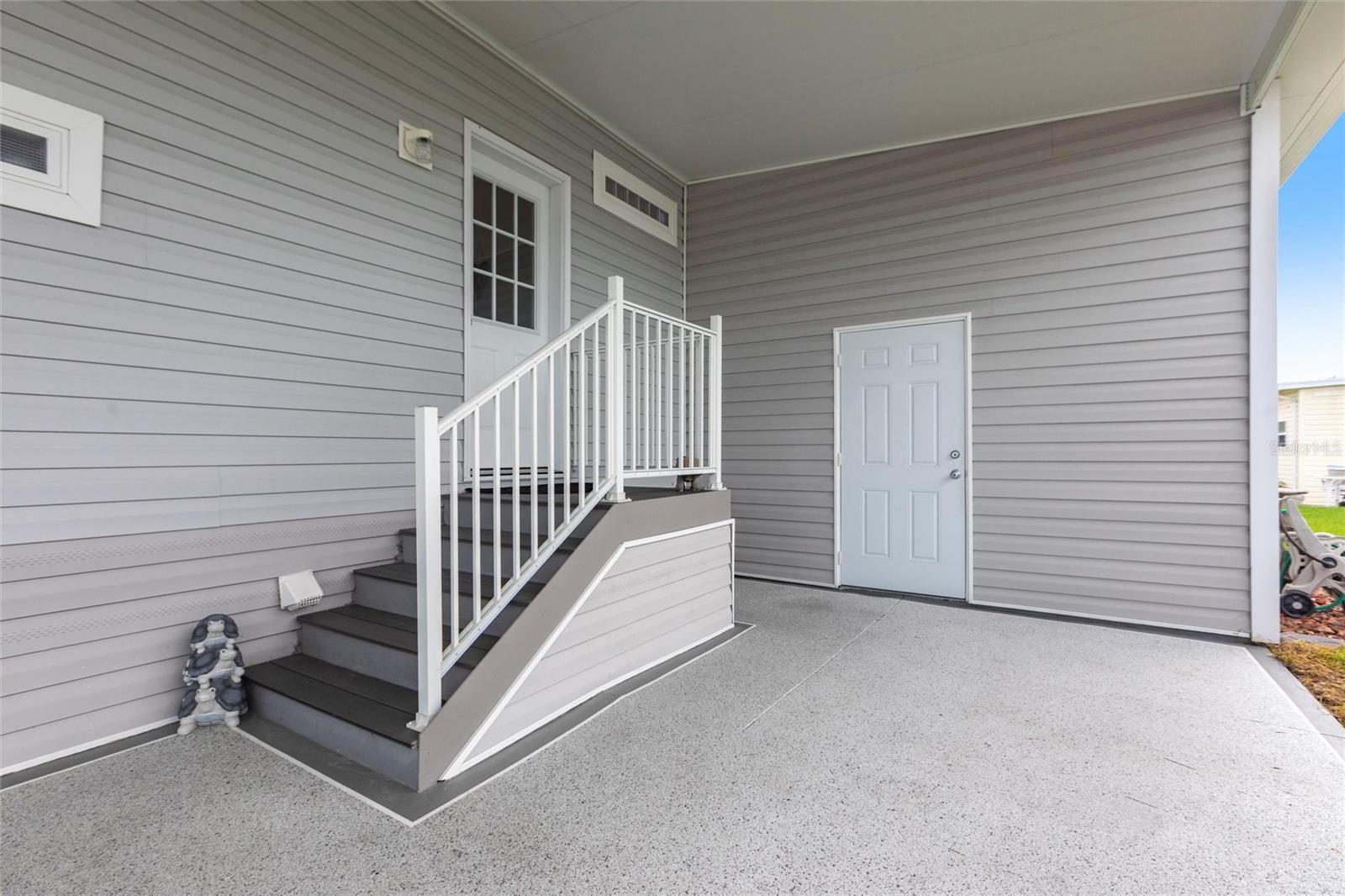 Image 26 of 27 For 168 Duchess Avenue