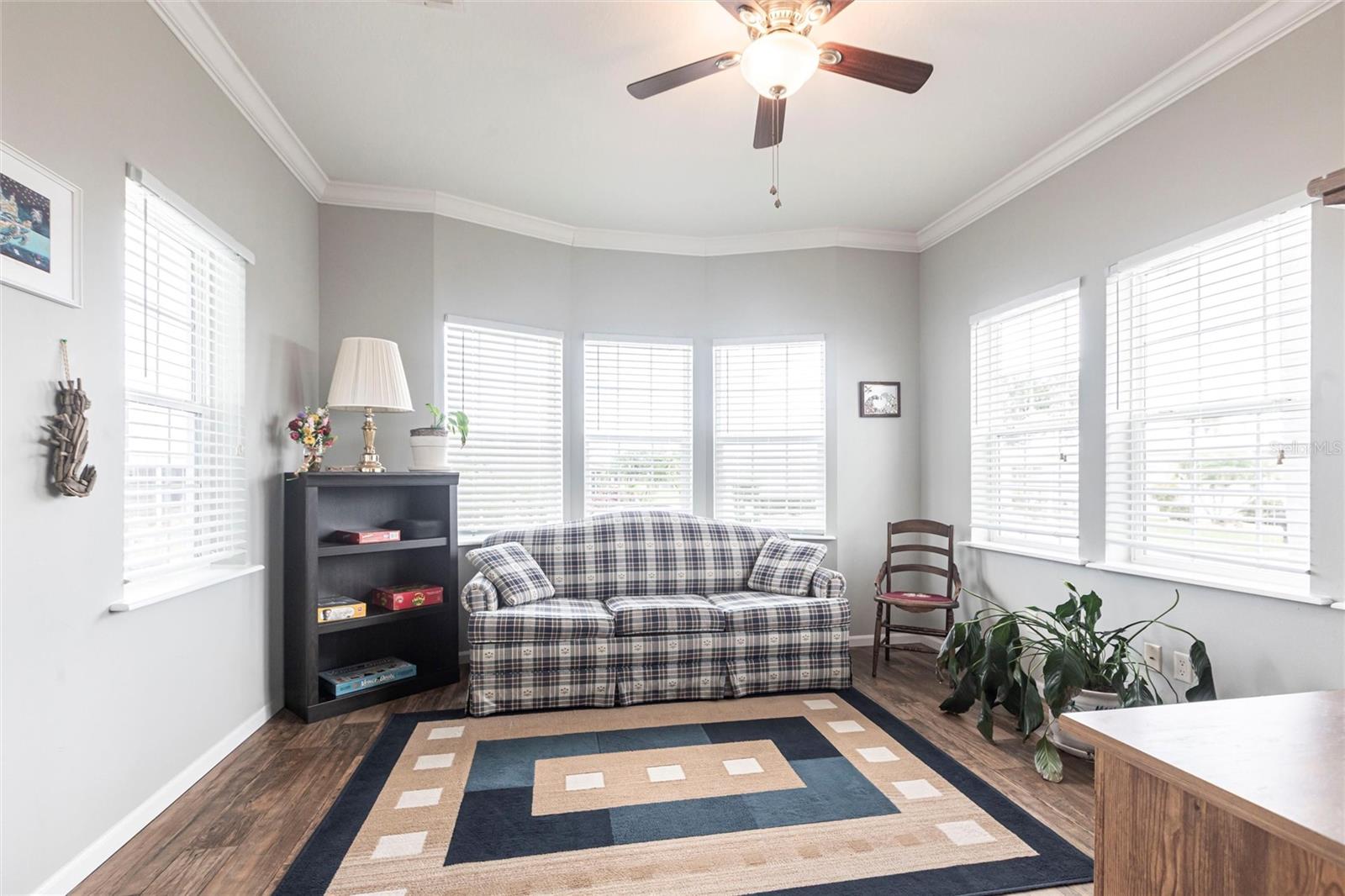 Image 9 of 27 For 168 Duchess Avenue