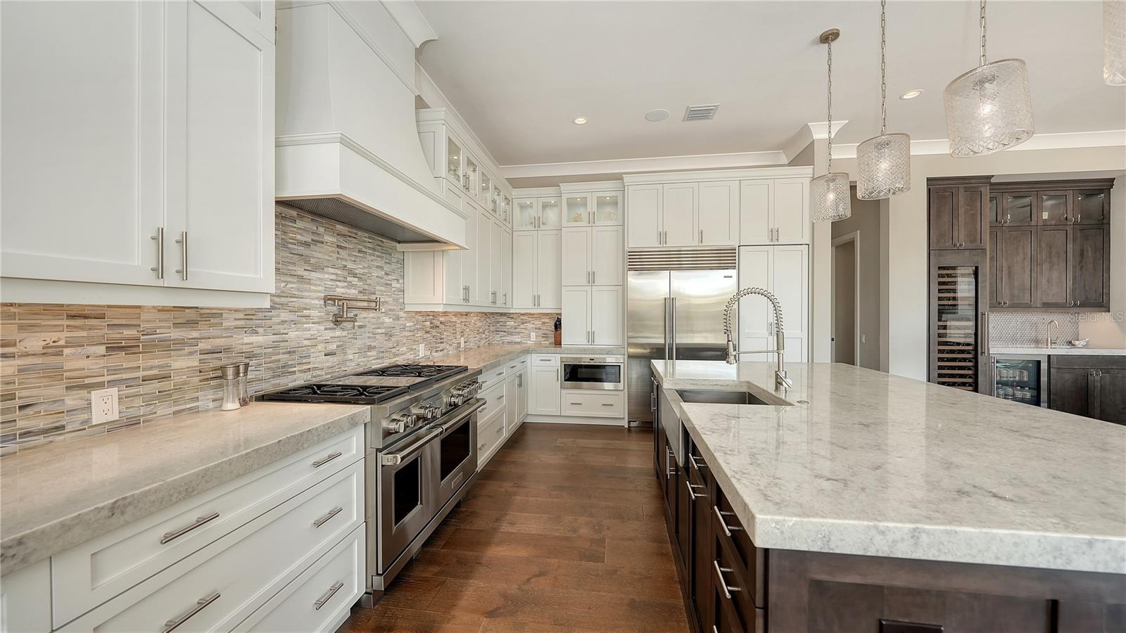 Listing photo id 11 for 590 Birdie Lane