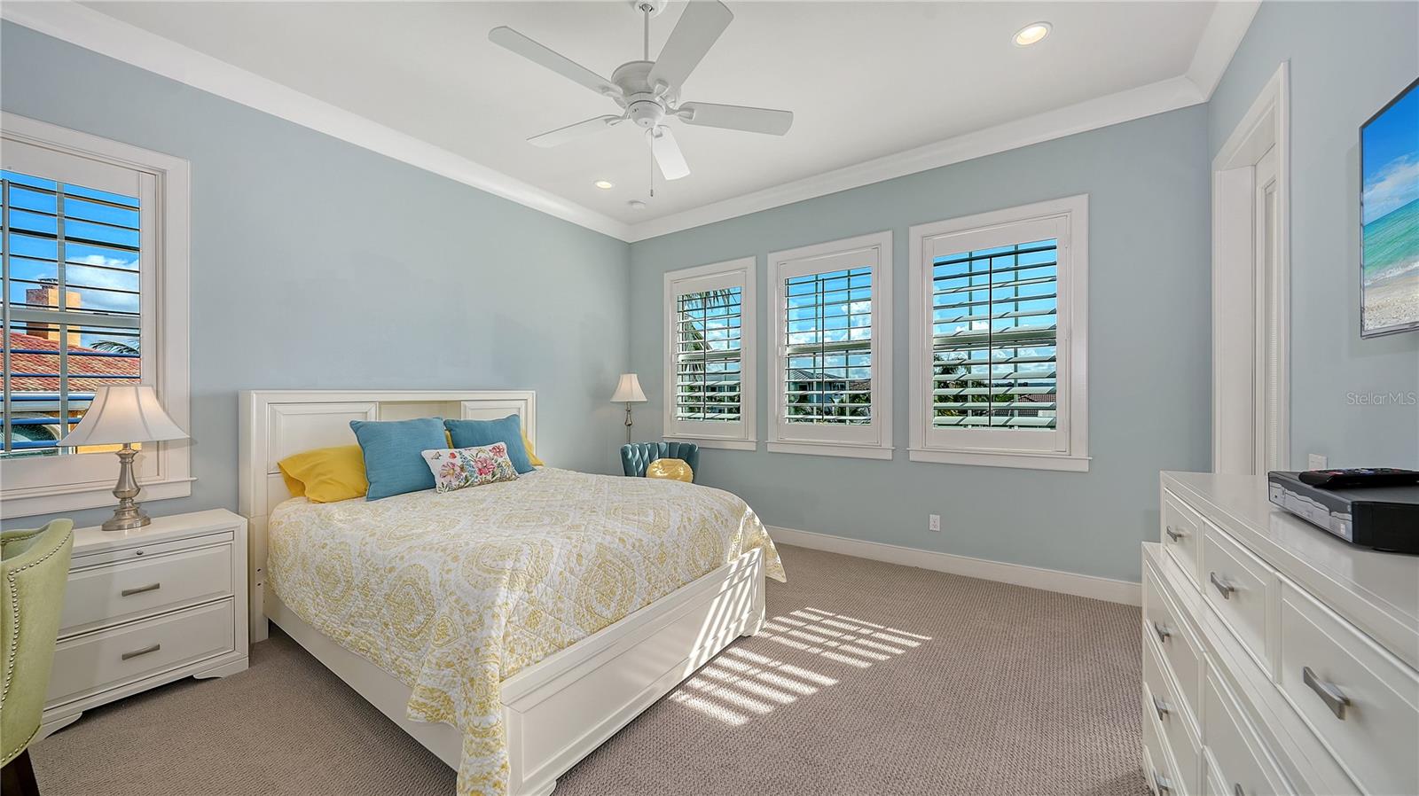 Listing photo id 28 for 590 Birdie Lane