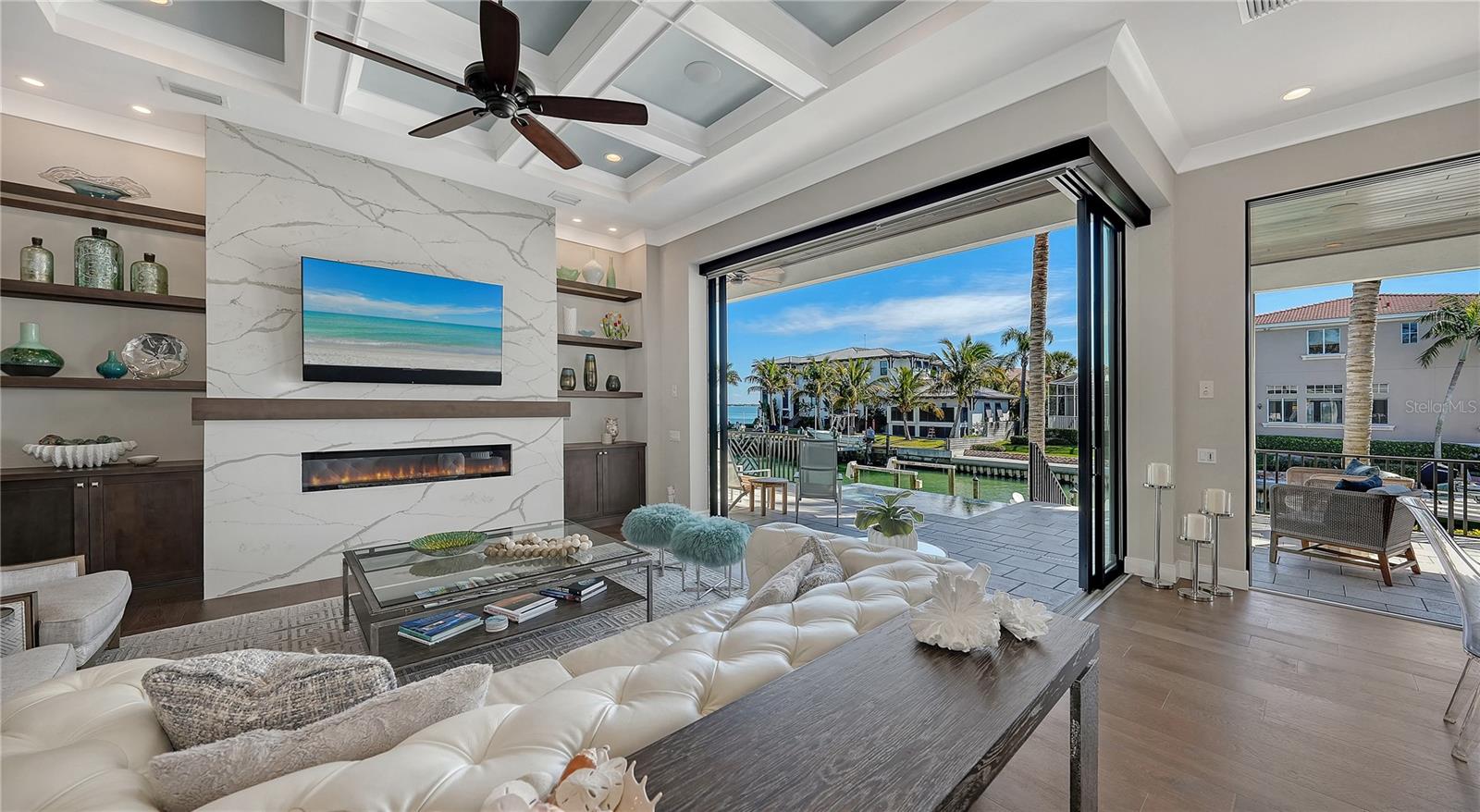 Listing photo id 2 for 590 Birdie Lane