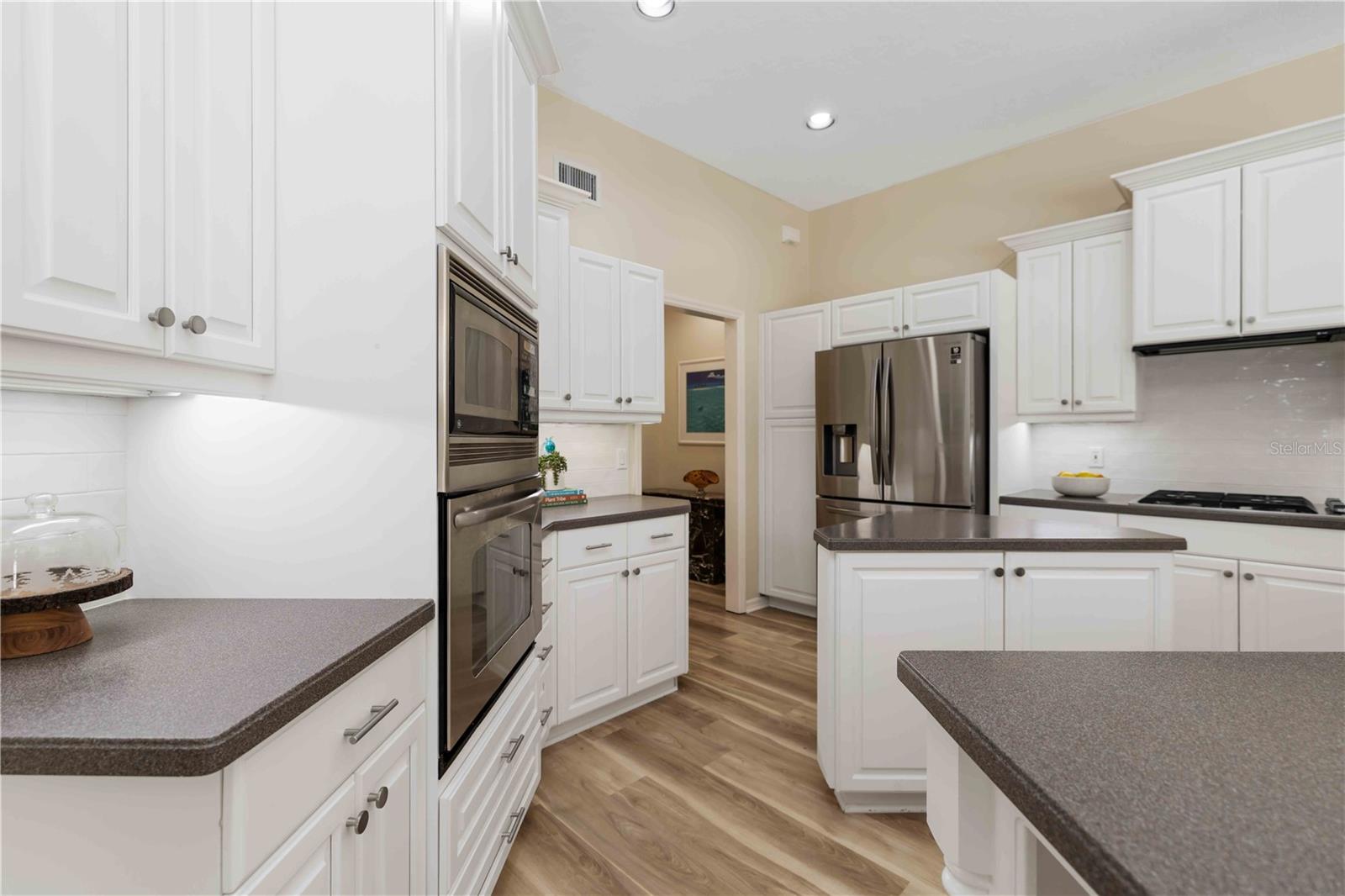 Image 26 of 89 For 9915 Old Hyde Park Place