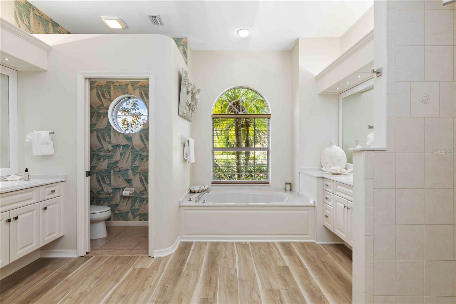 Image 36 of 89 For 9915 Old Hyde Park Place