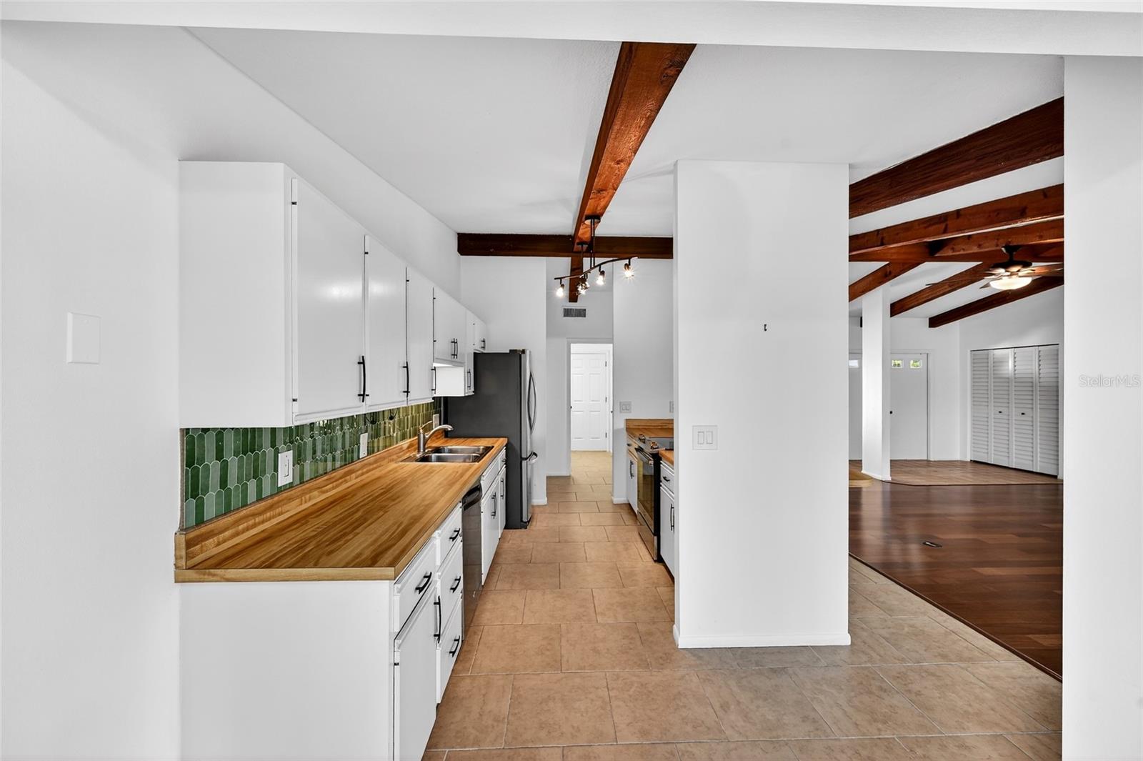 Image 12 of 53 For 5424 America Drive