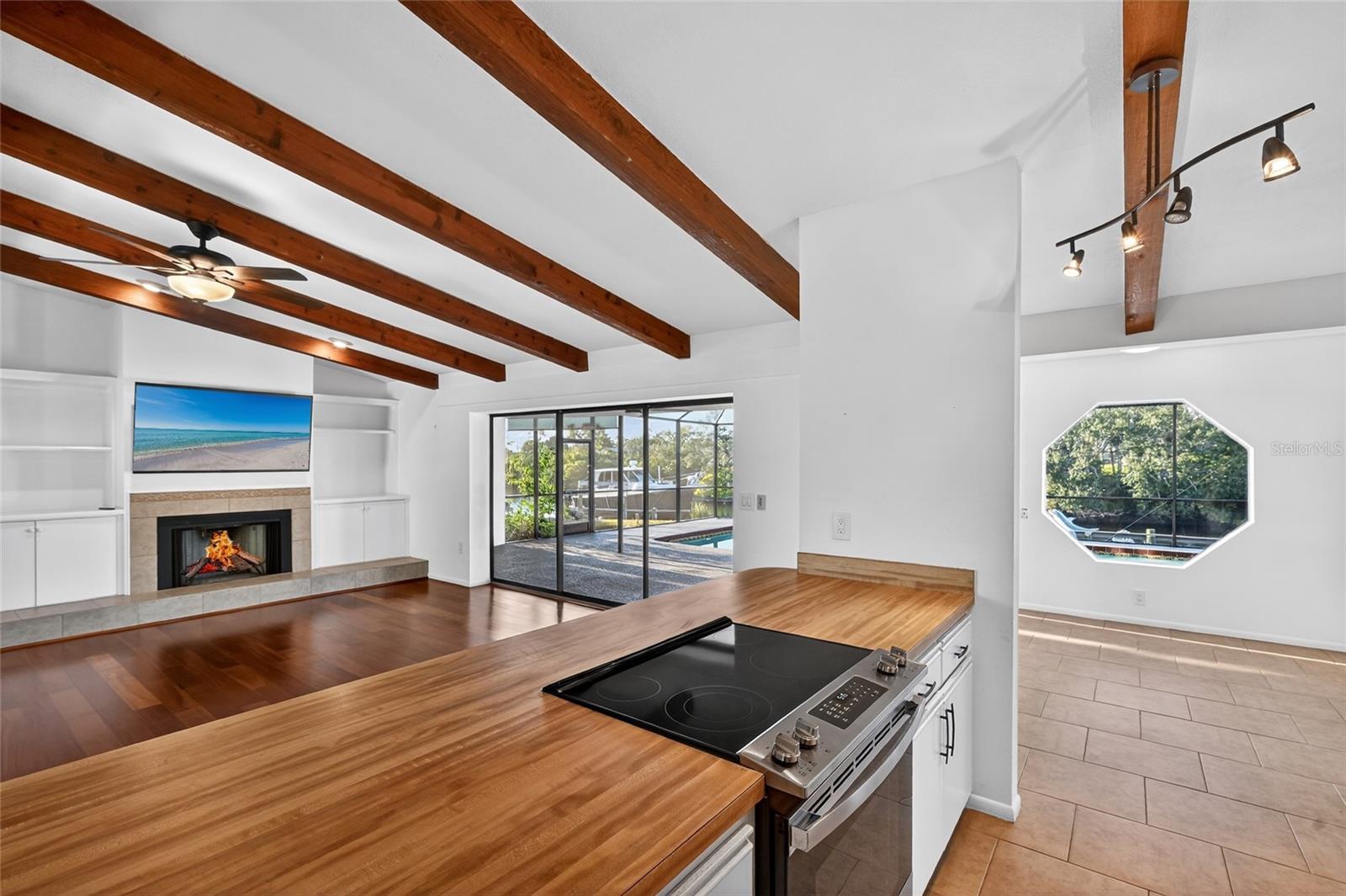 Image 14 of 53 For 5424 America Drive