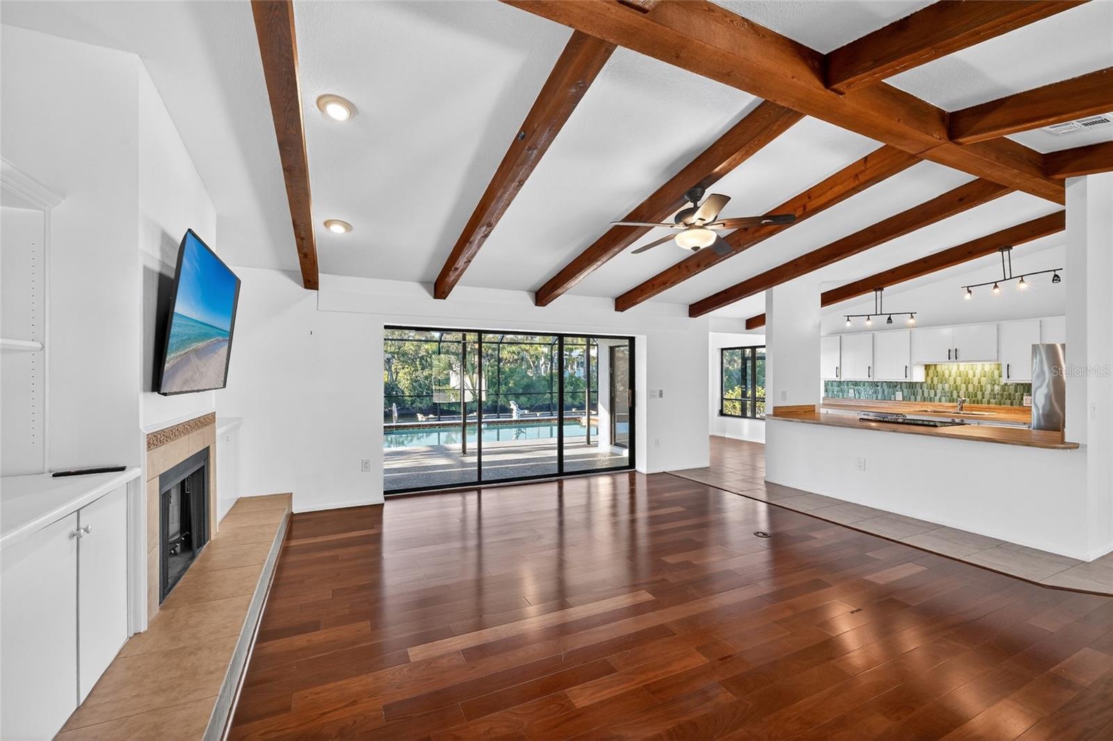 Image 17 of 53 For 5424 America Drive