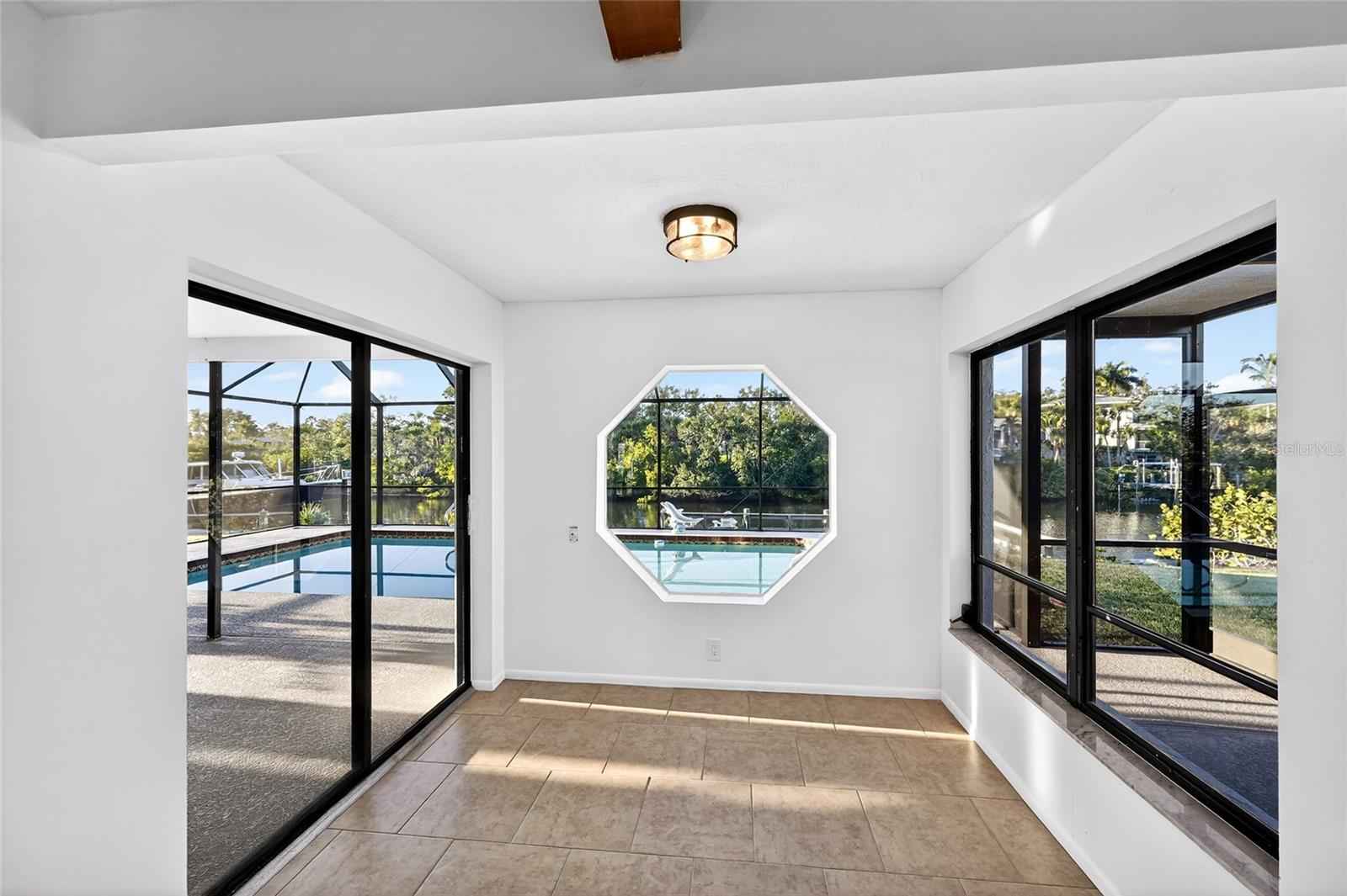 Image 22 of 53 For 5424 America Drive