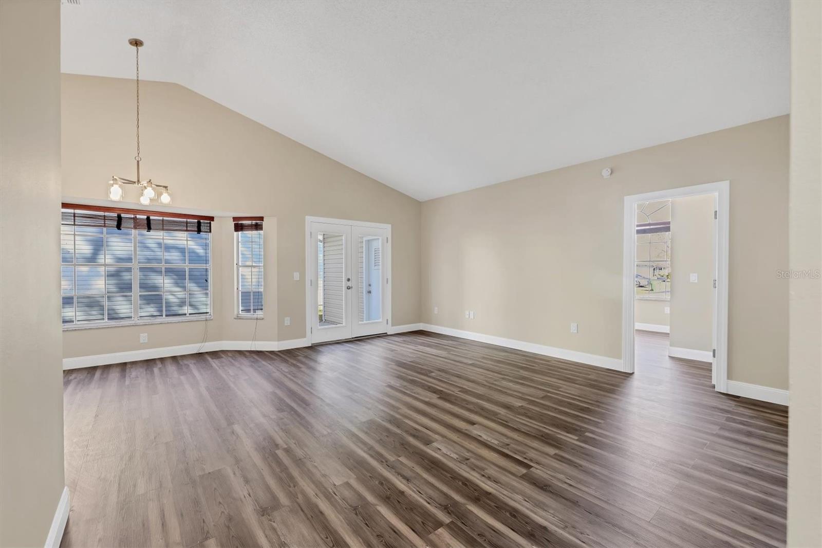 Image 13 of 34 For 3703 43rd Avenue W